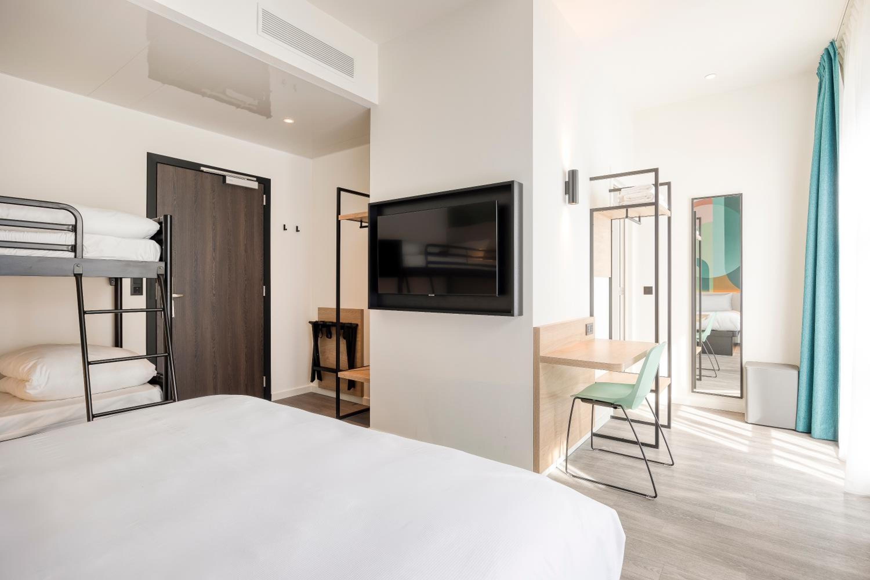 Quadruple Room - Photo 4