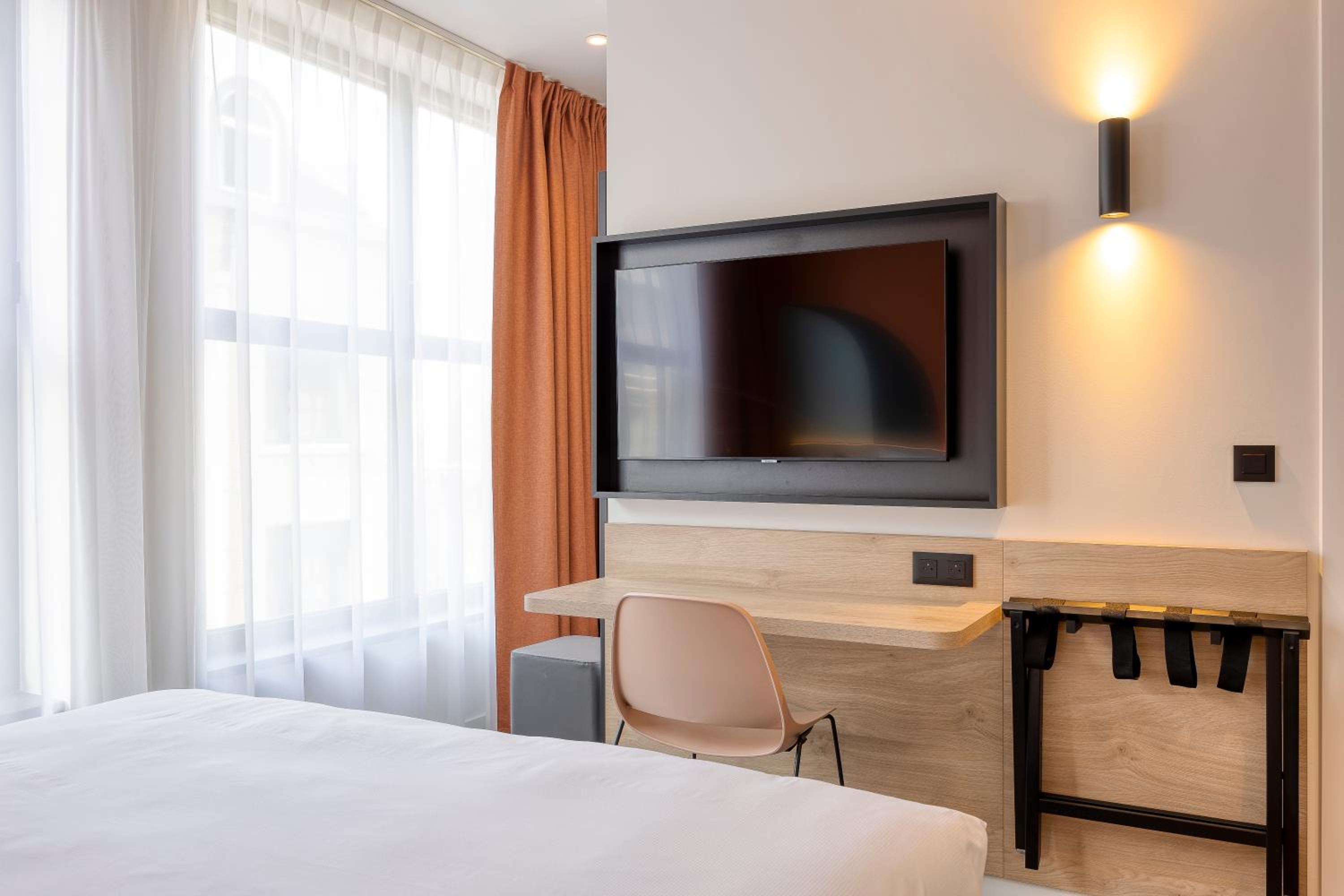Double Room - Photo 2