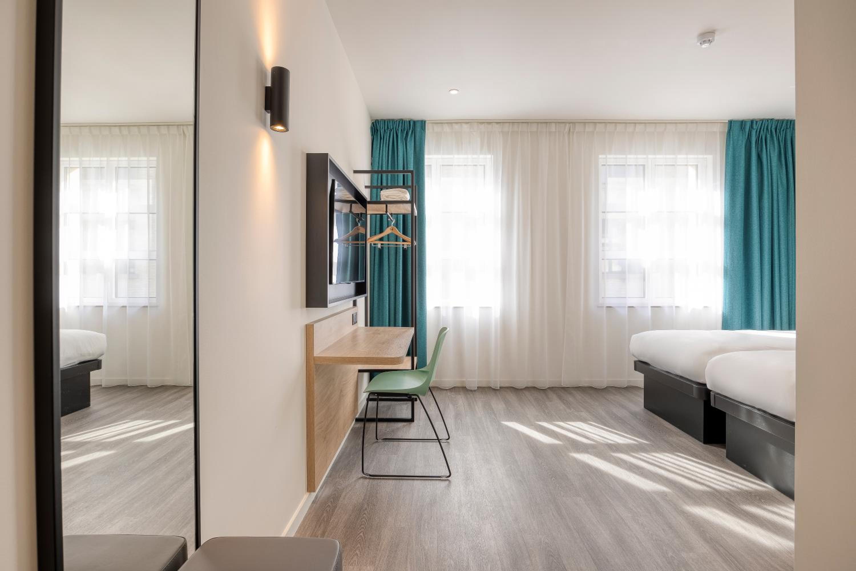 Twin Room - Photo 4