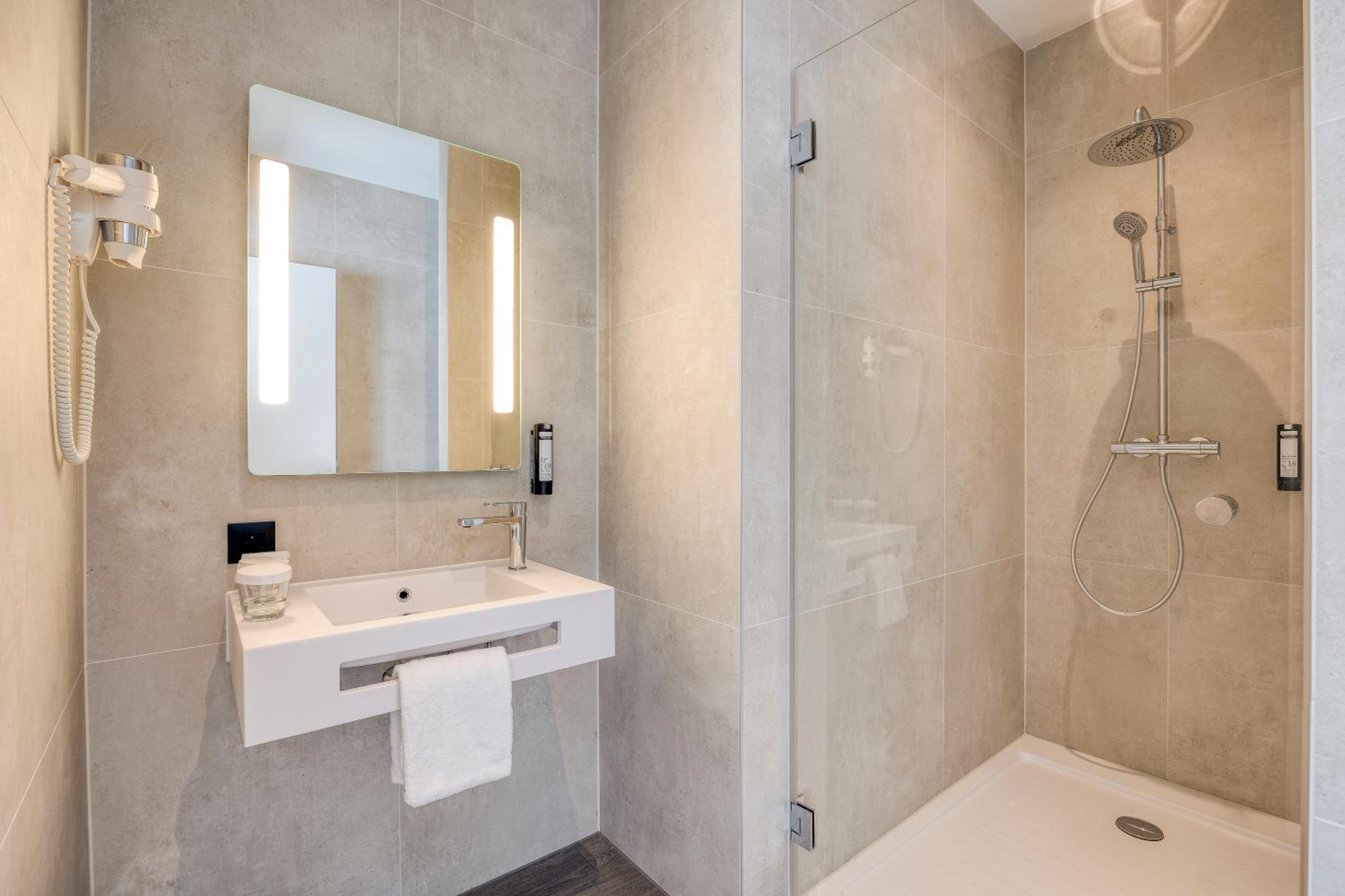 Double Room - Photo 20