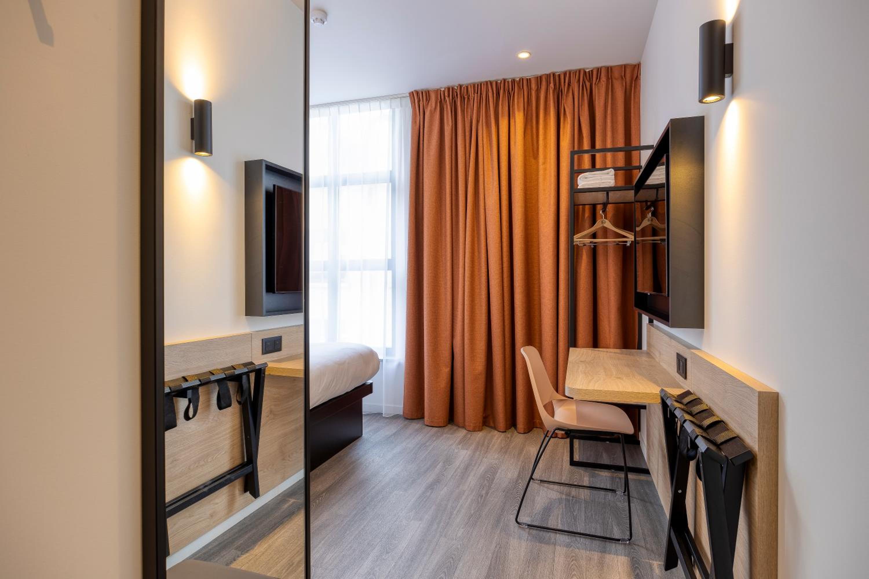 Double Room - Photo 10