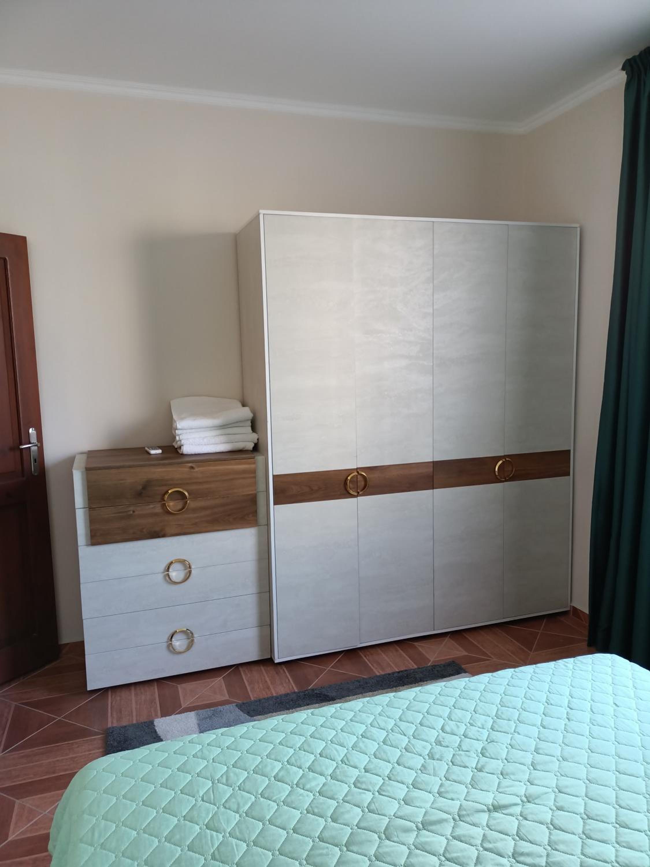 One-Bedroom Apartment - Photo 11