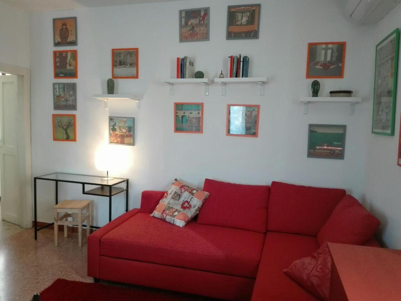 One-Bedroom Apartment - Photo 1