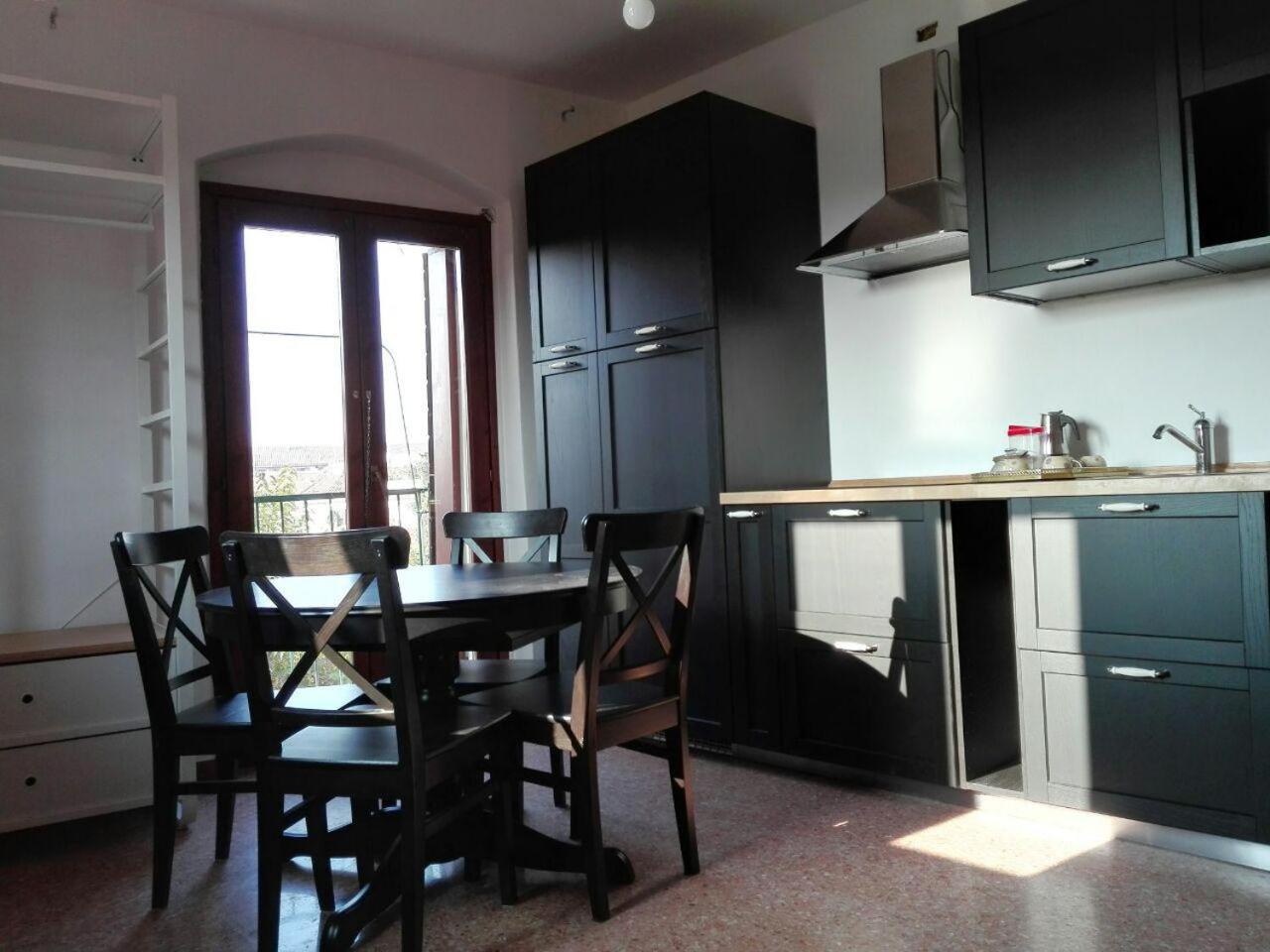 One-Bedroom Apartment - Photo 2