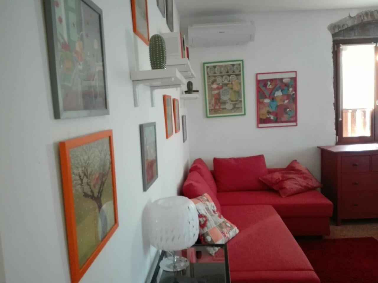 One-Bedroom Apartment - Photo 8