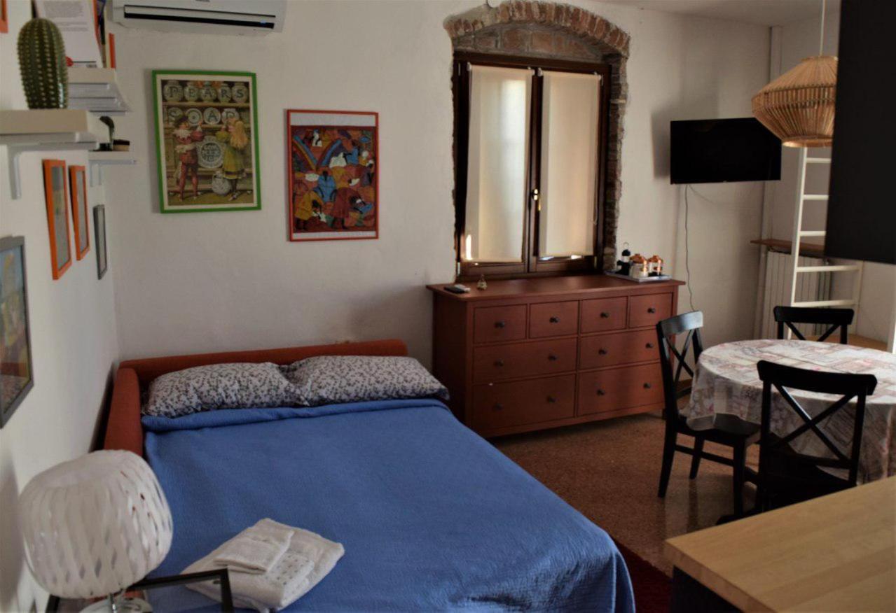 One-Bedroom Apartment - Photo 5