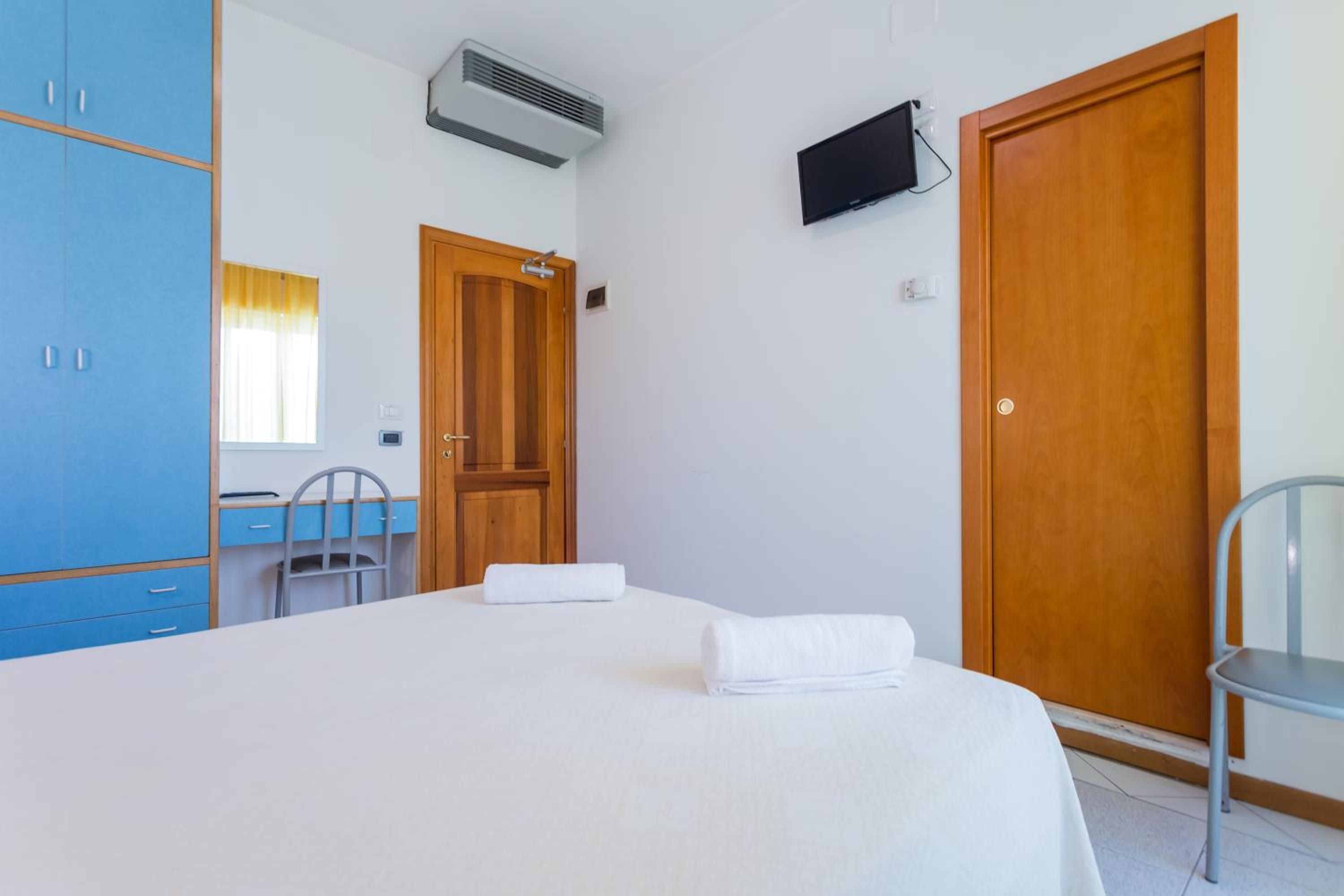 Superior Double or Twin Room with Terrace - Photo 7