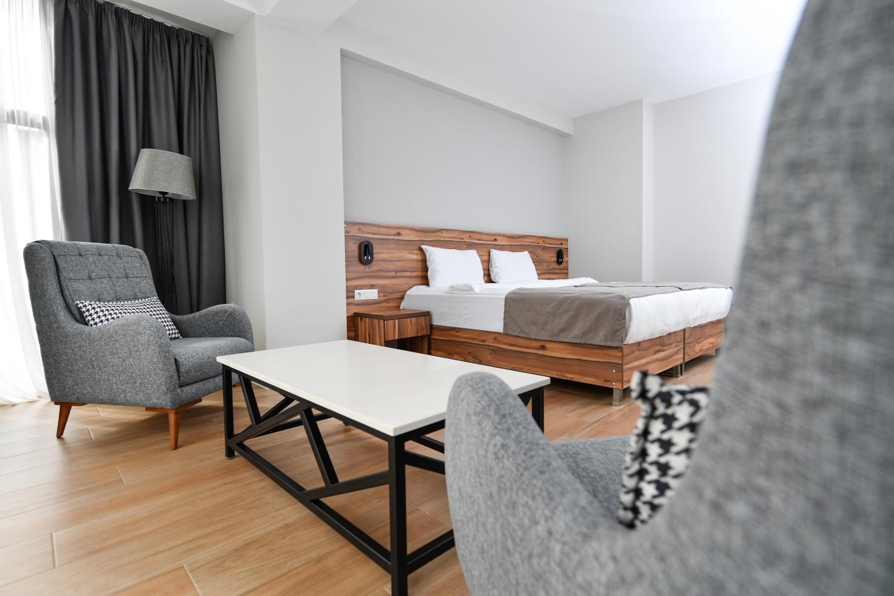 Deluxe Double or Twin Room - Photo 12