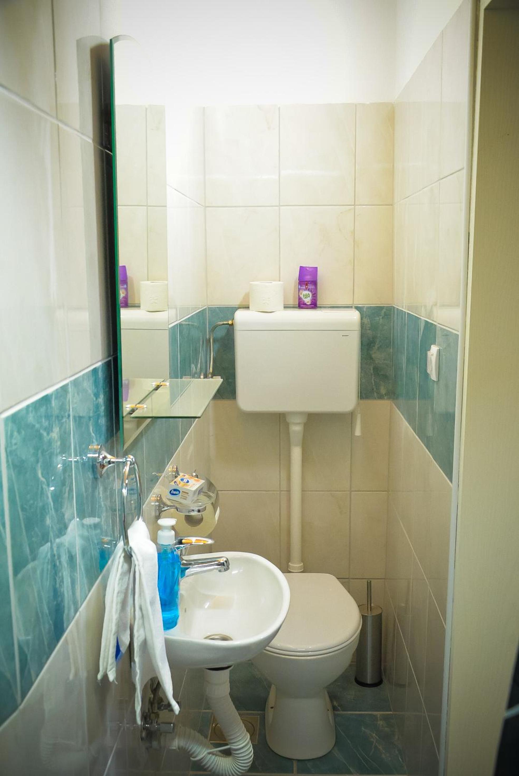 Twin Room with Bathroom photo 3
