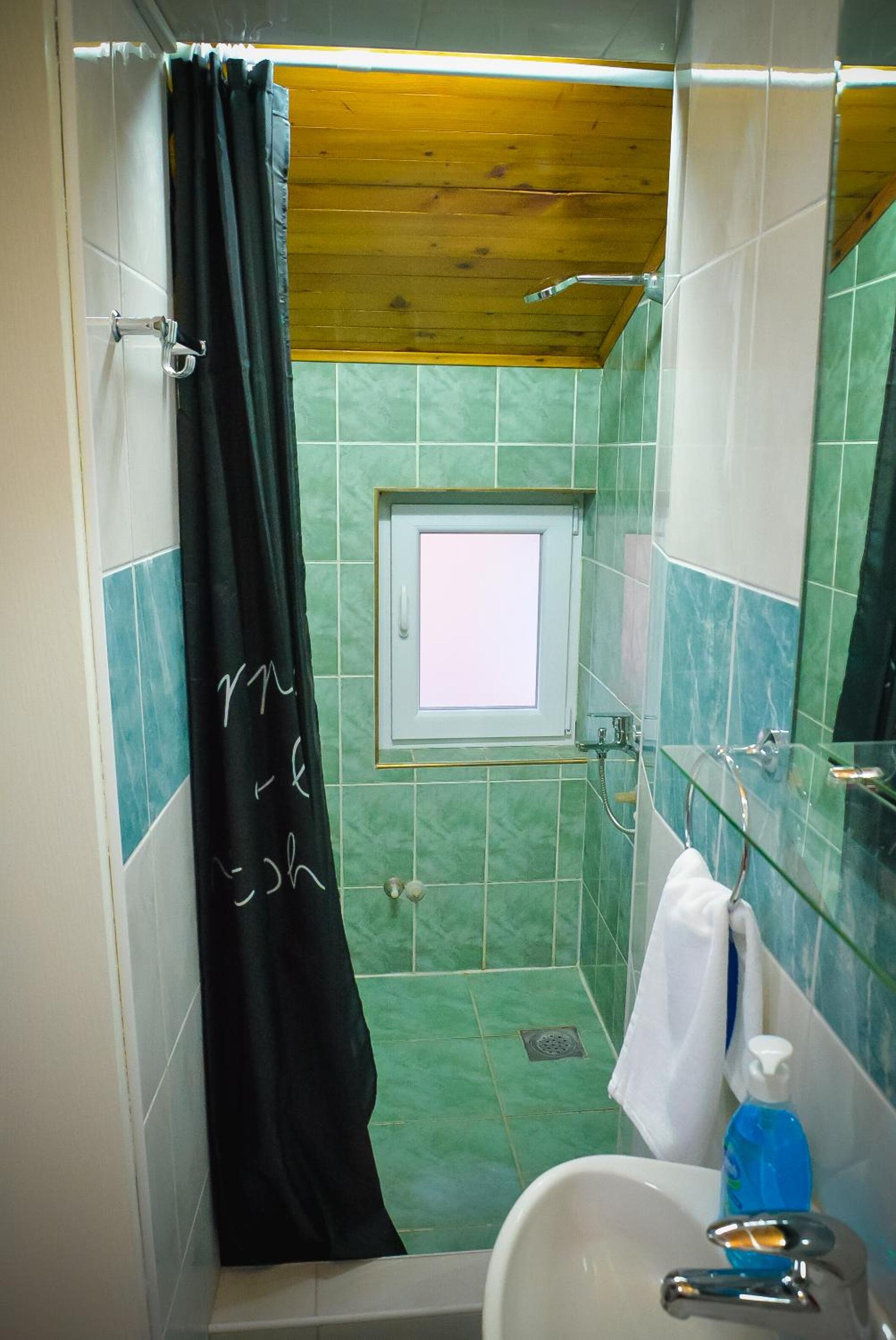 Twin Room with Bathroom photo 2