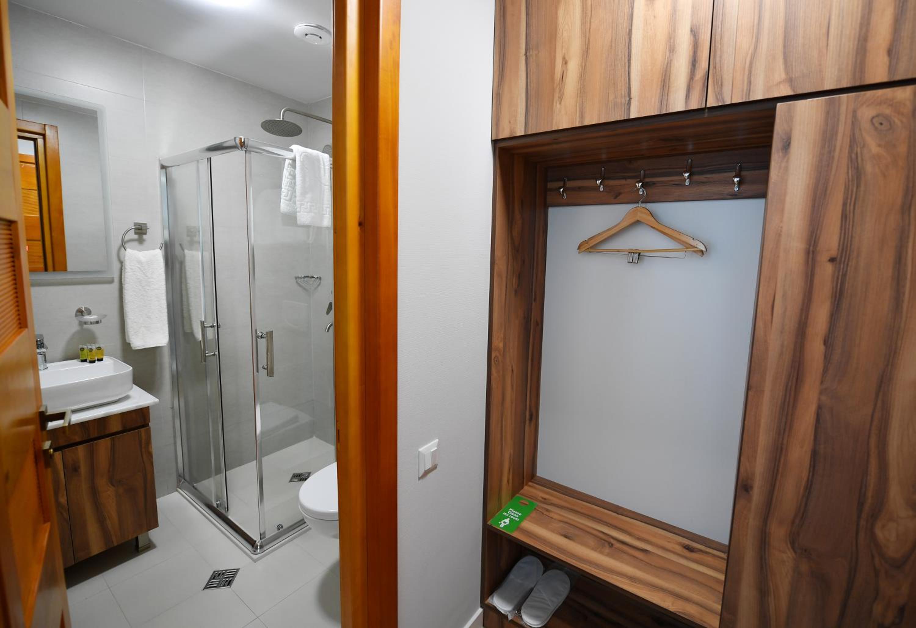Double or Twin Room with View - Photo 2