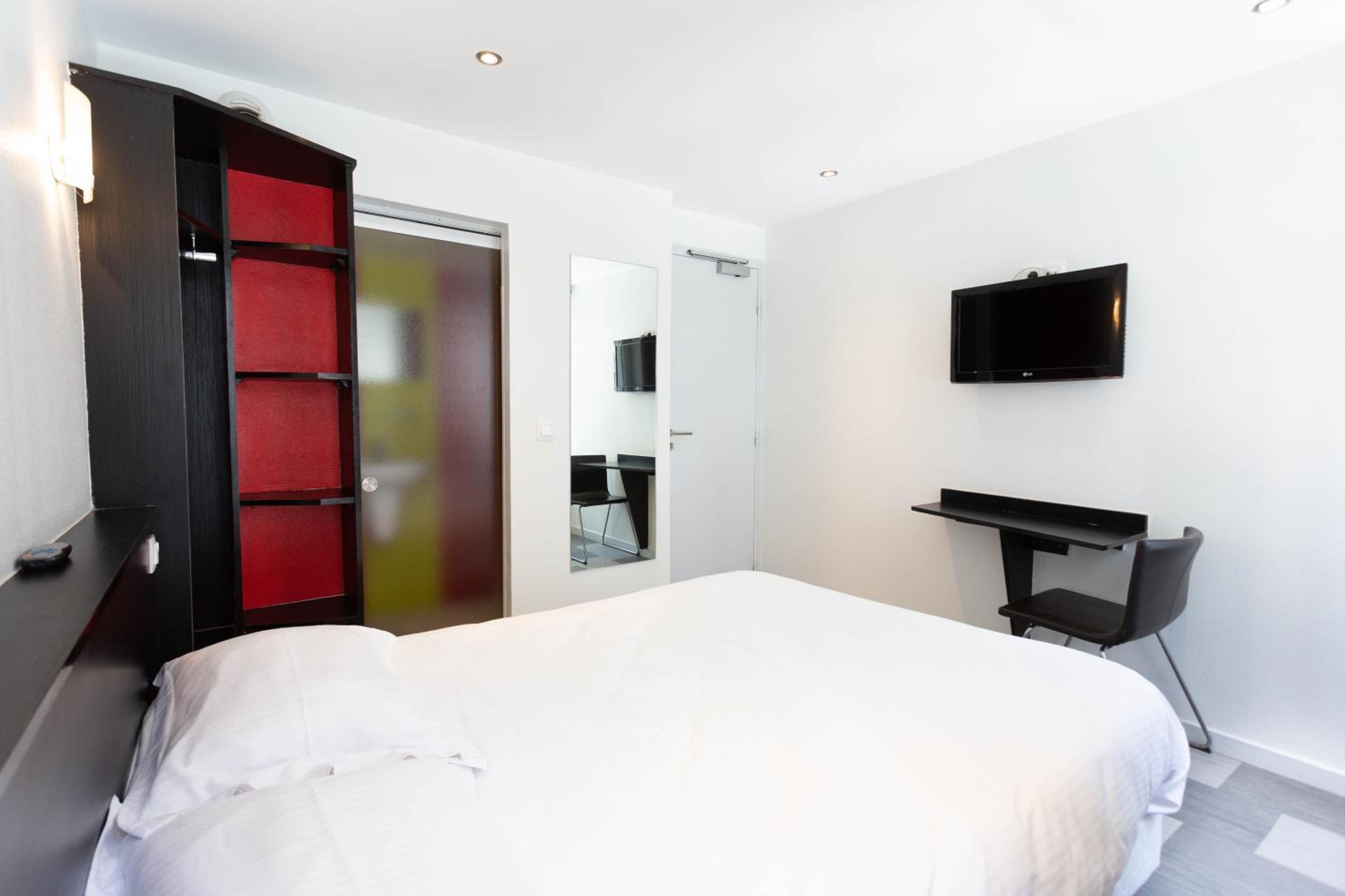 Standard Double Room photo 2