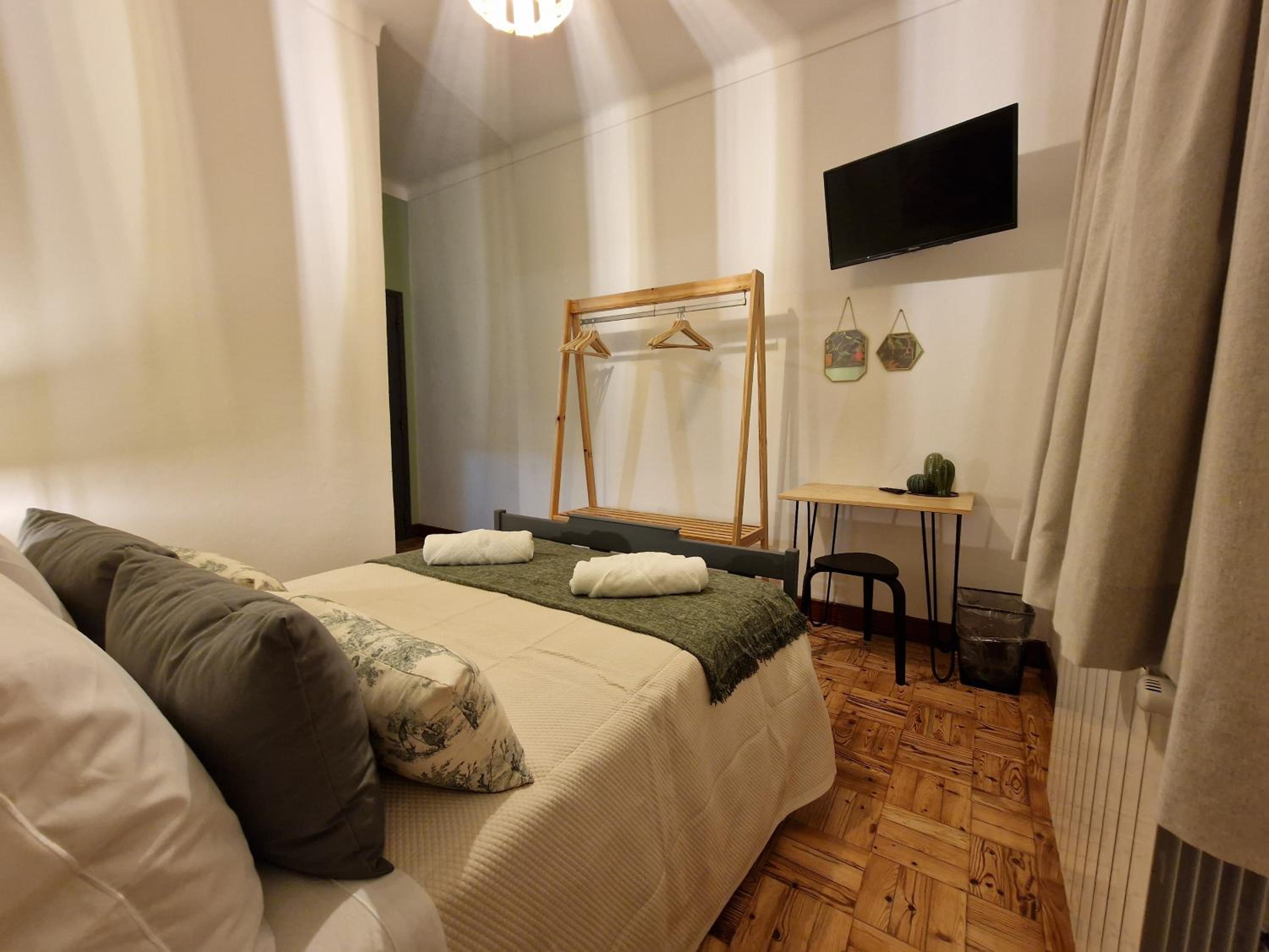 Double Room with Mountain View - Photo 5