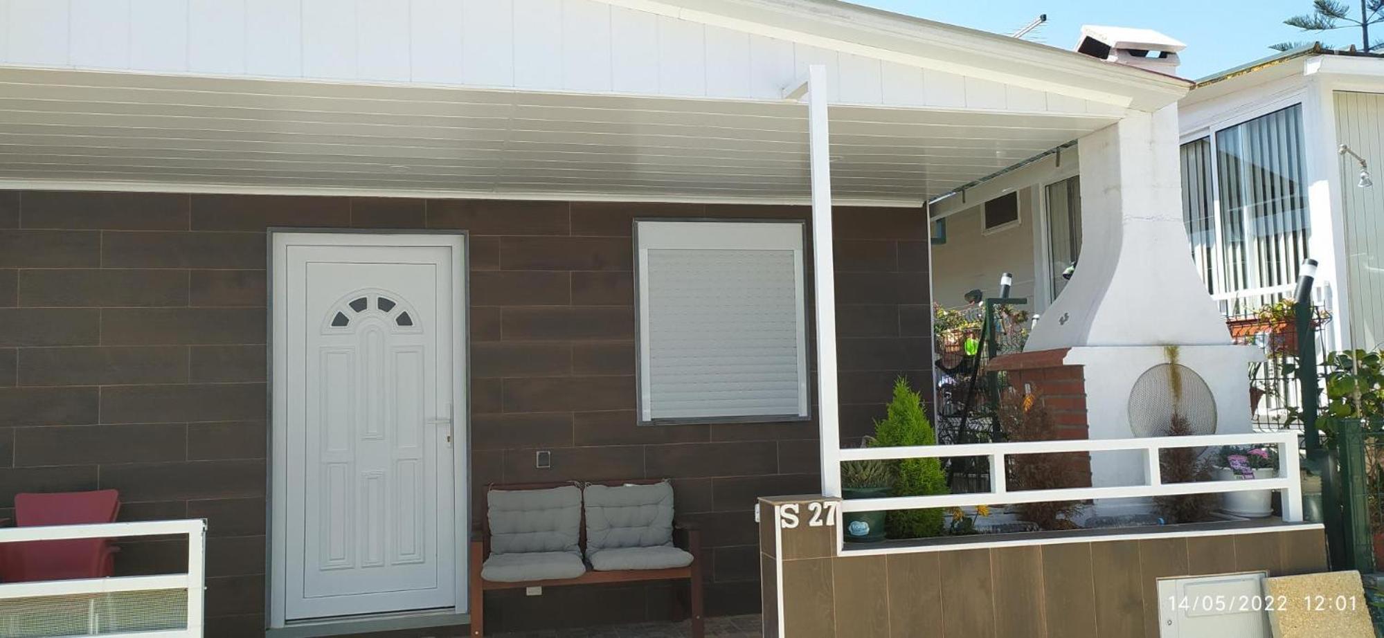 Two-Bedroom Bungalow - Photo 3