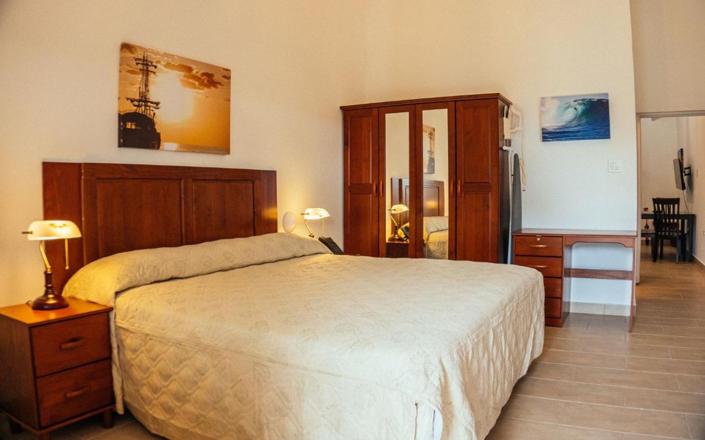One-Bedroom Suite