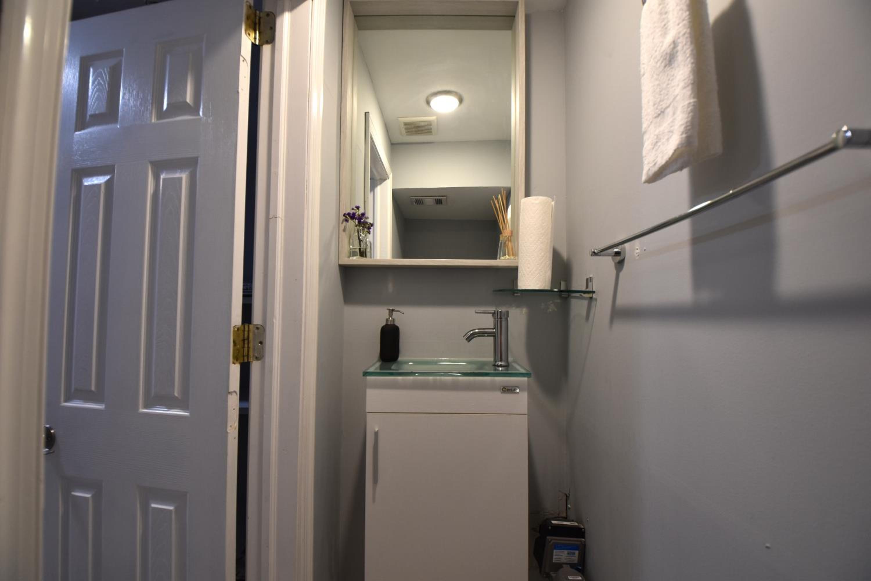 Studio Apartment - Photo 14