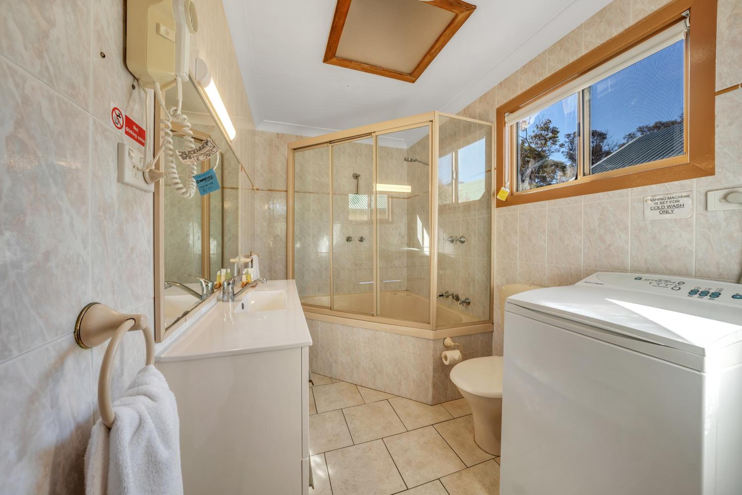 2 Bedroom Standard Cabin - Photo 3
