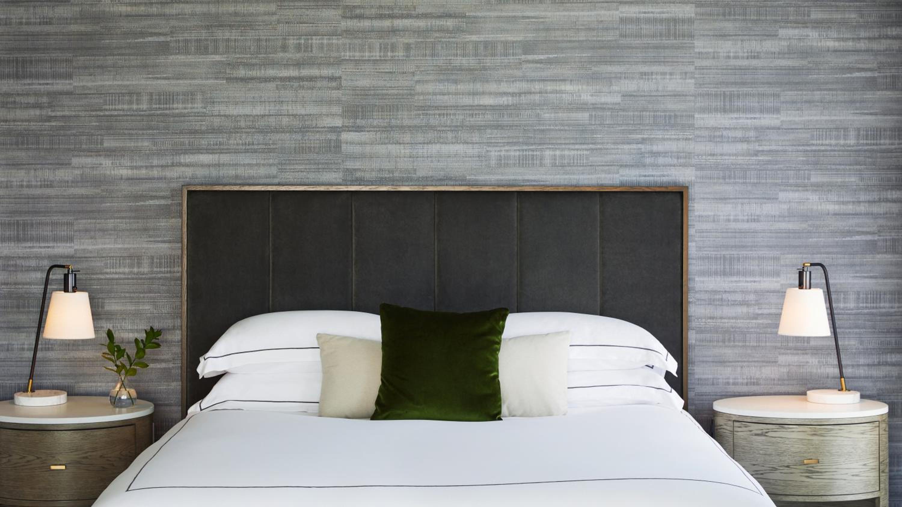 Essential King Room with Courtyard View - Photo 1