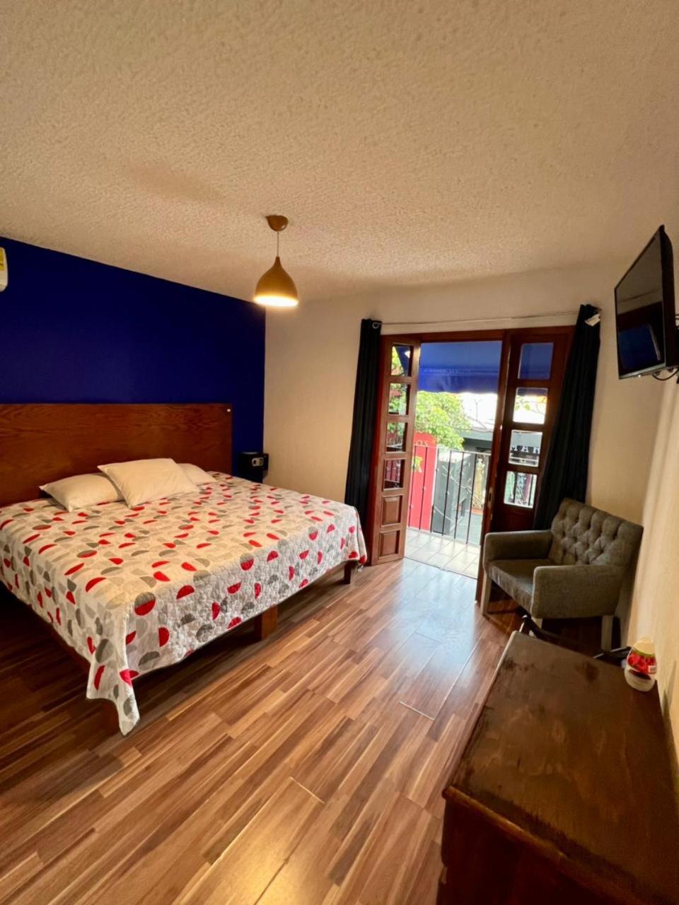 Double Room - Photo 15