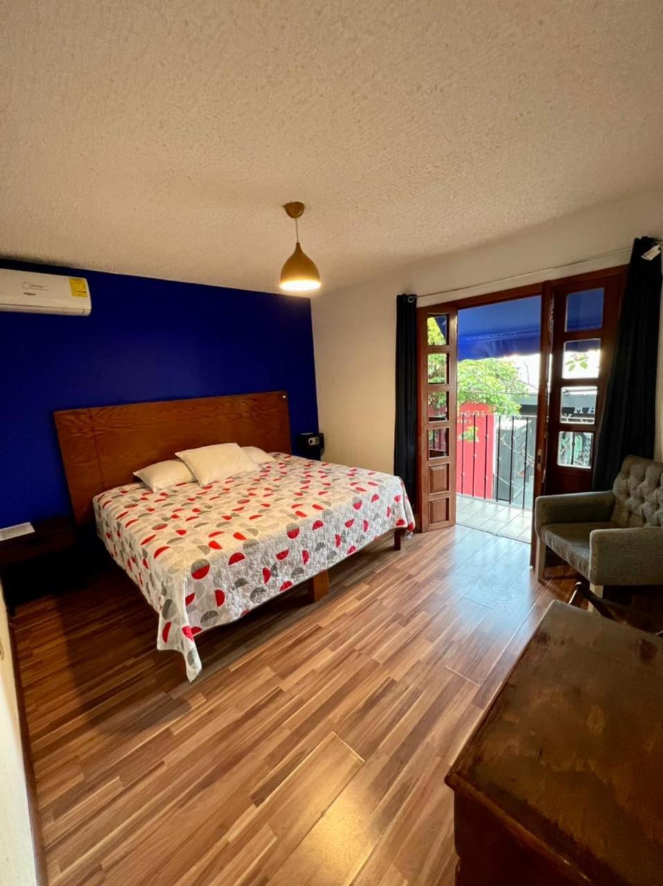 Double Room - Photo 12