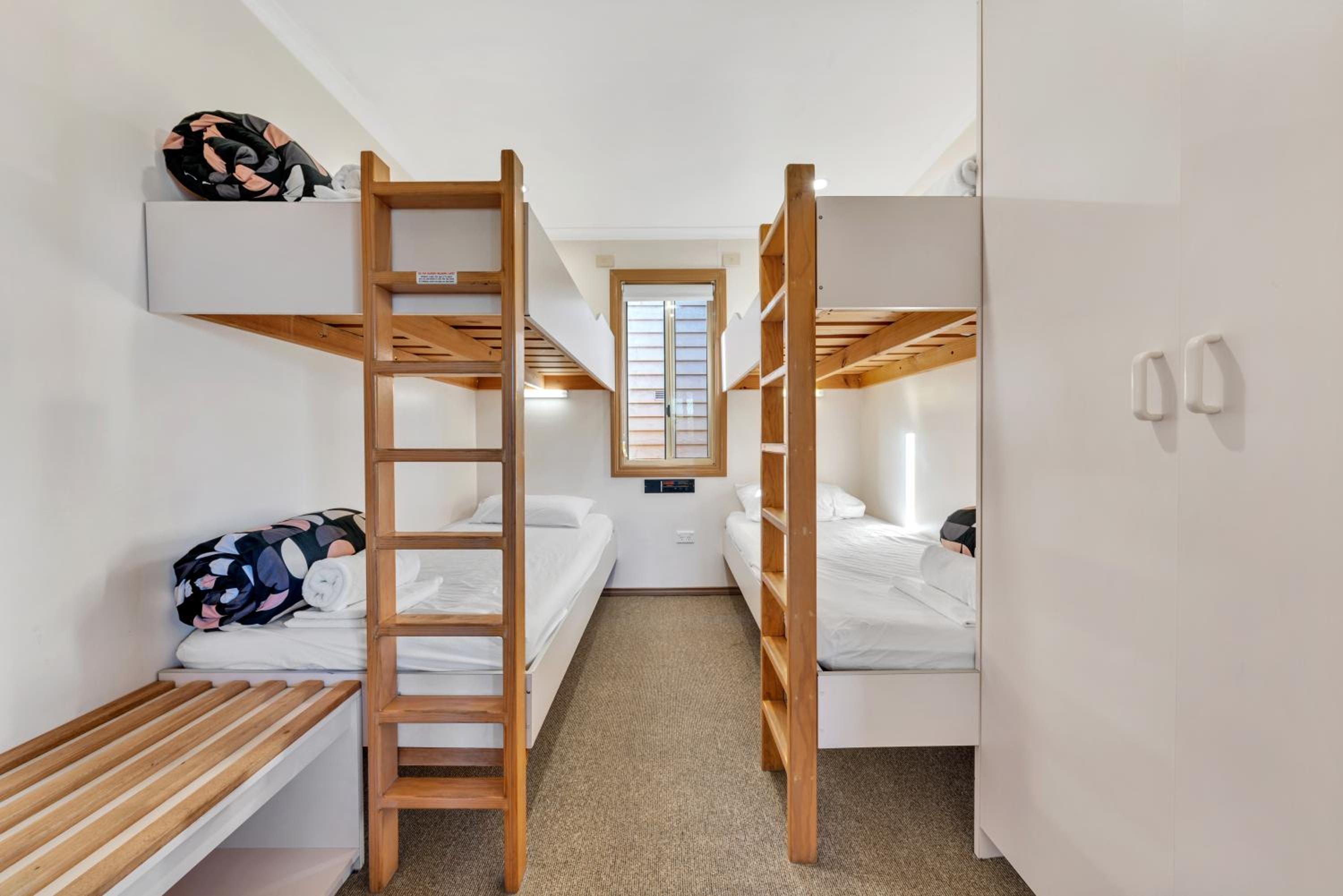2 Bedroom Deluxe Cabin - 6b - Photo 4