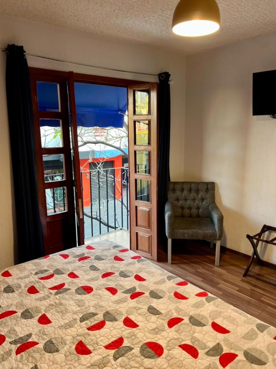 Double Room - Photo 6