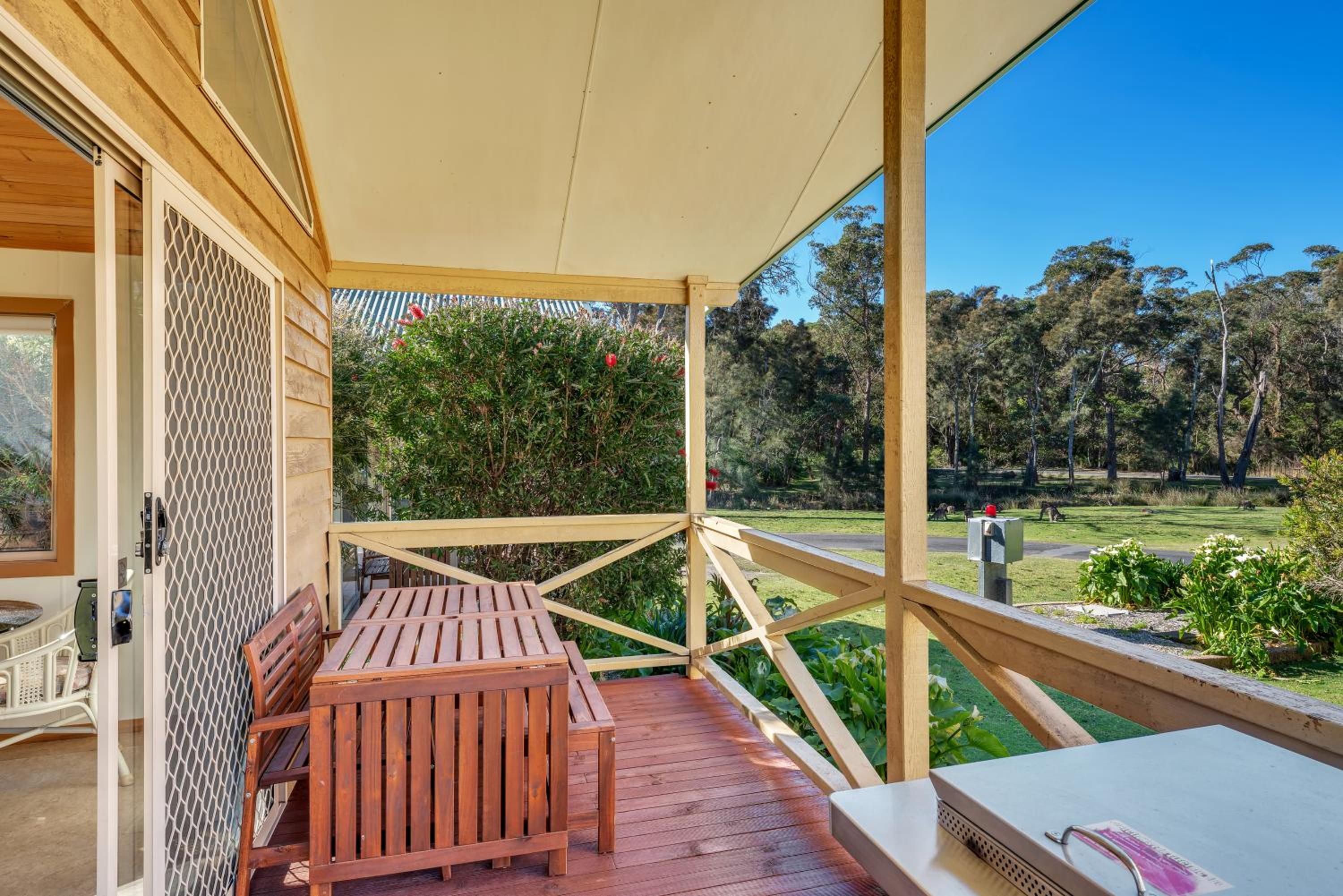 2 Bedroom Standard Cabin - Photo 4