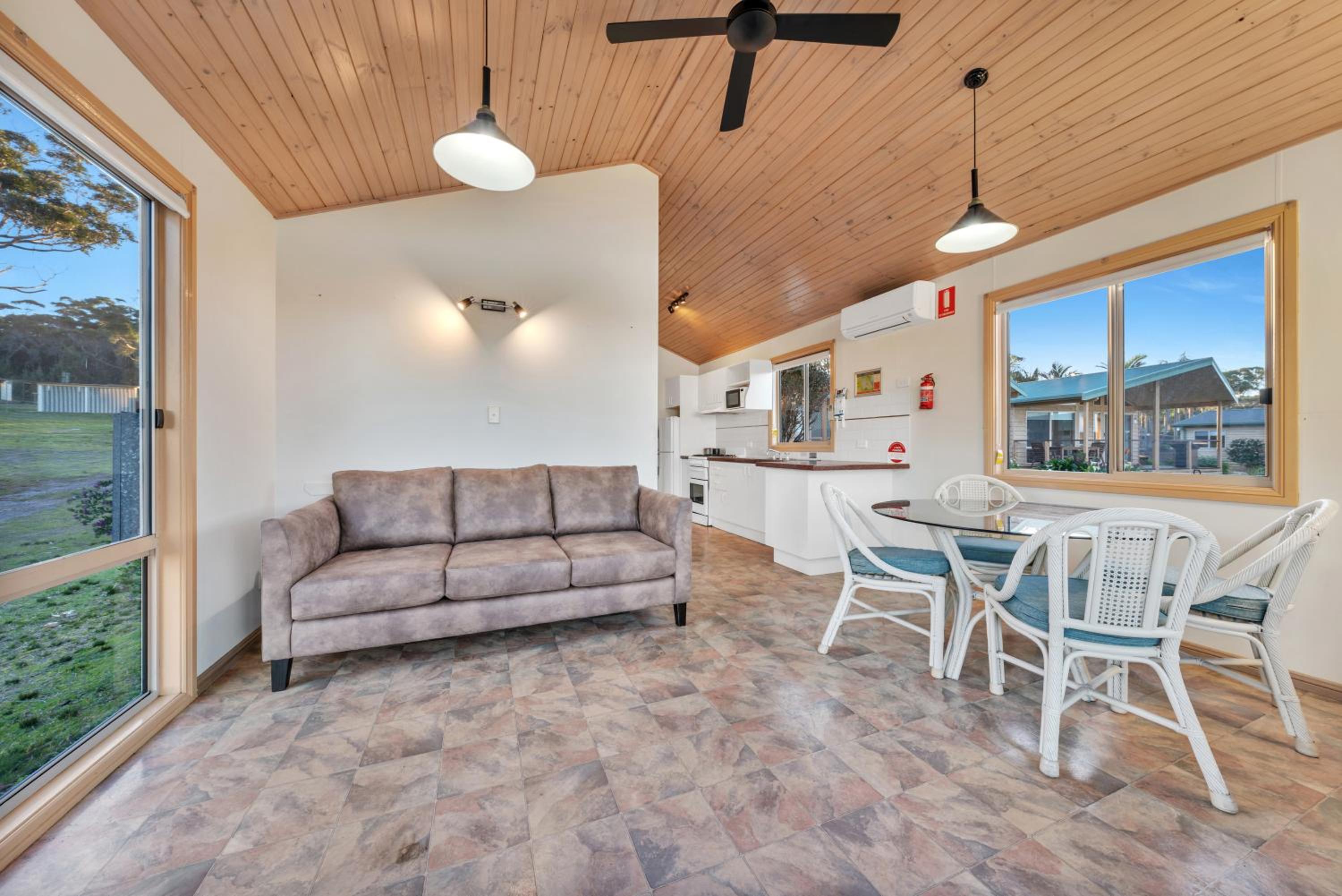 2 Bedroom Deluxe Cabin  - Photo 6