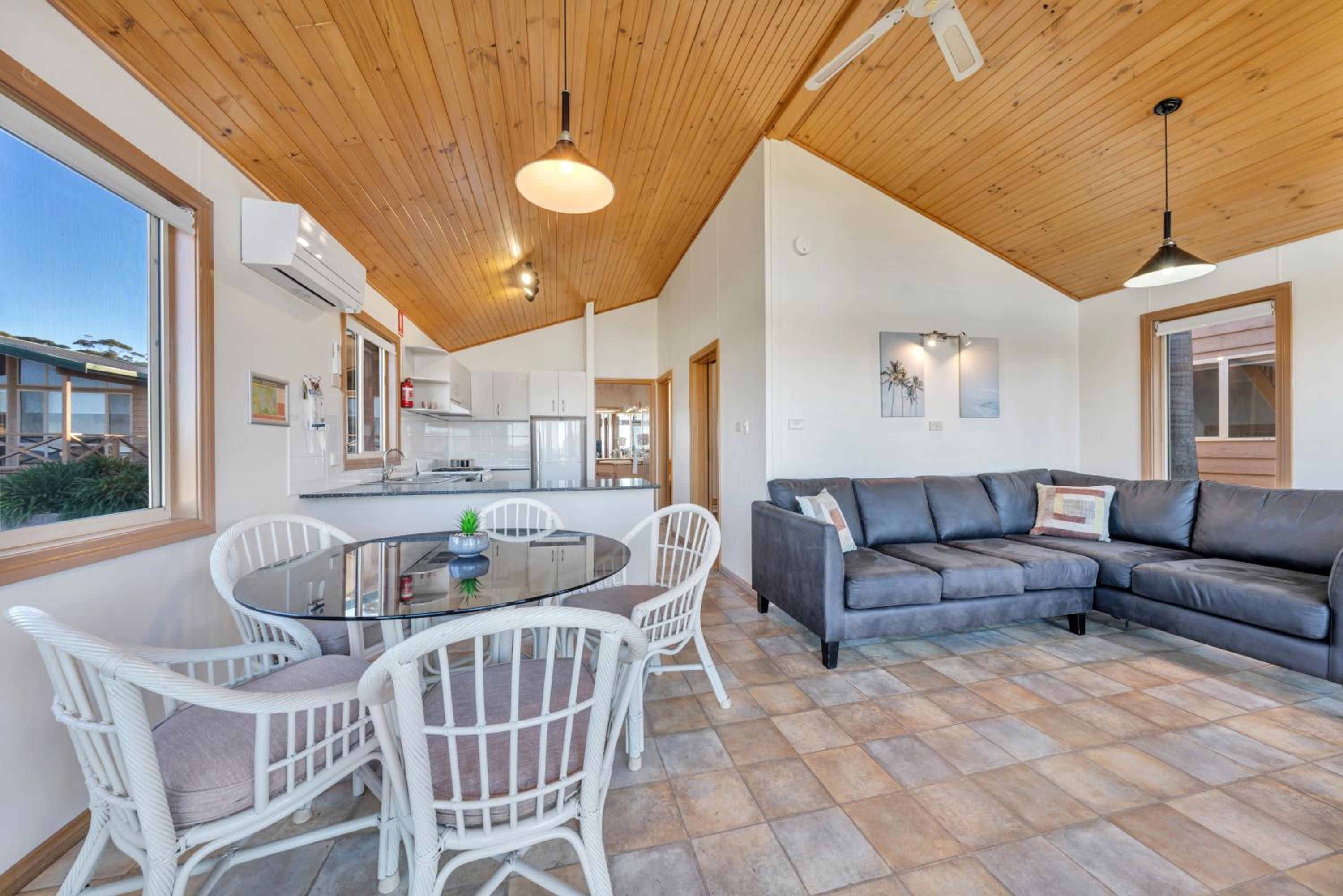 2 Bedroom Deluxe Cabin - 6b - Photo 7