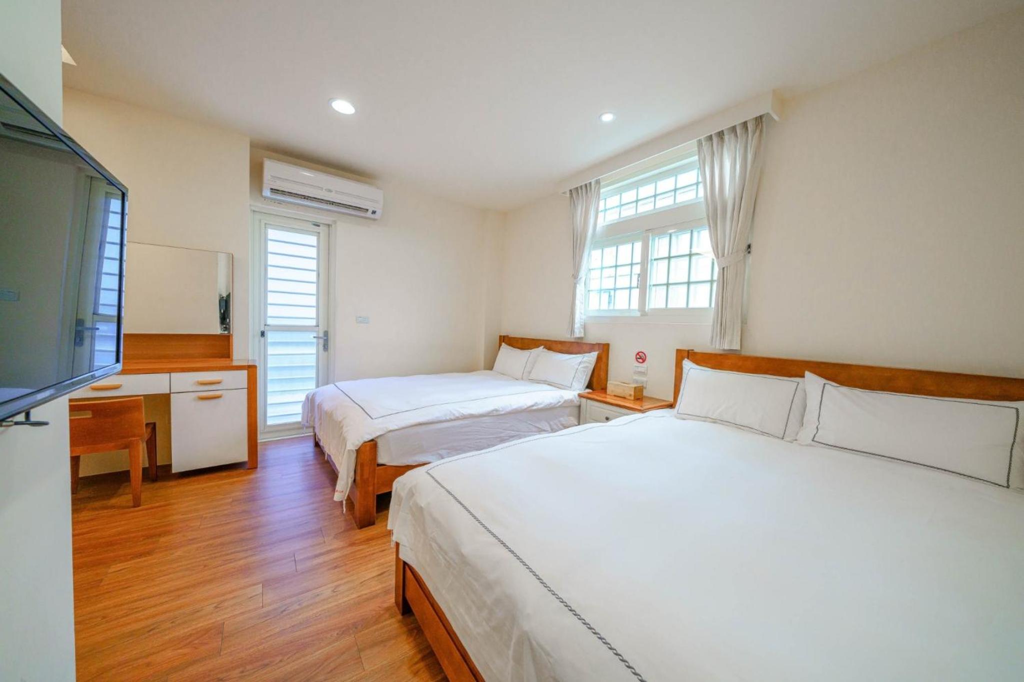 Quadruple Room with Shower photo 2