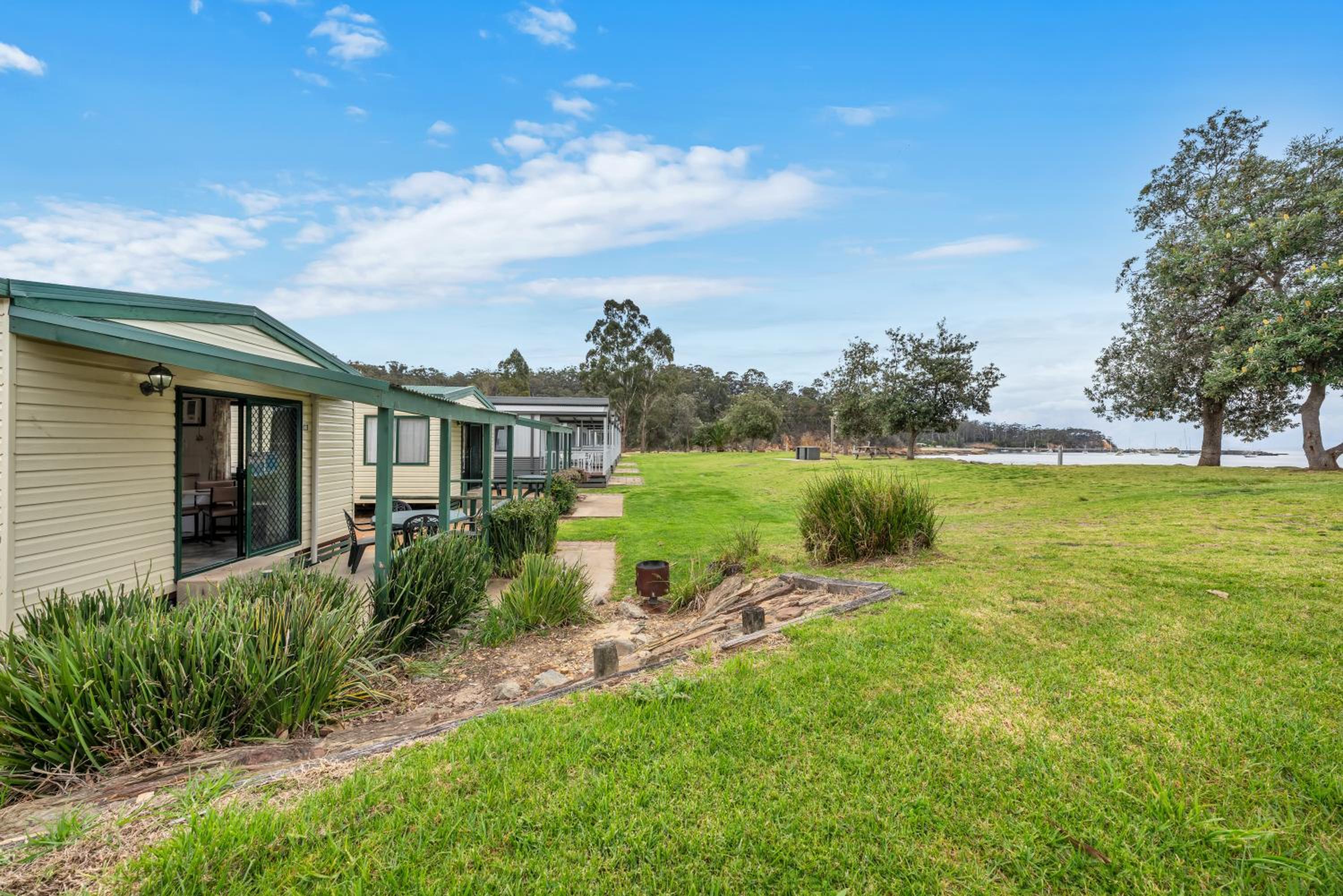 Two-Bedroom Beachfront Cabin photo 2