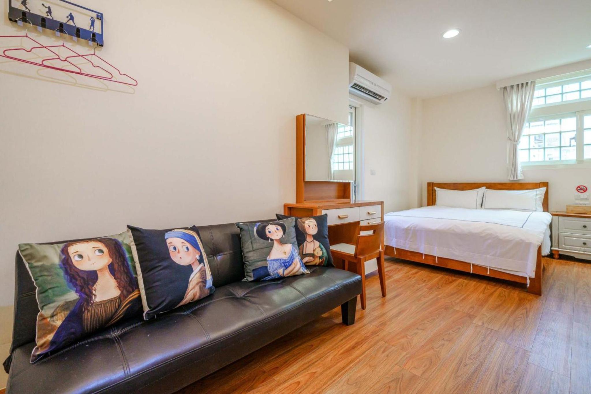 Large Double Room photo 2