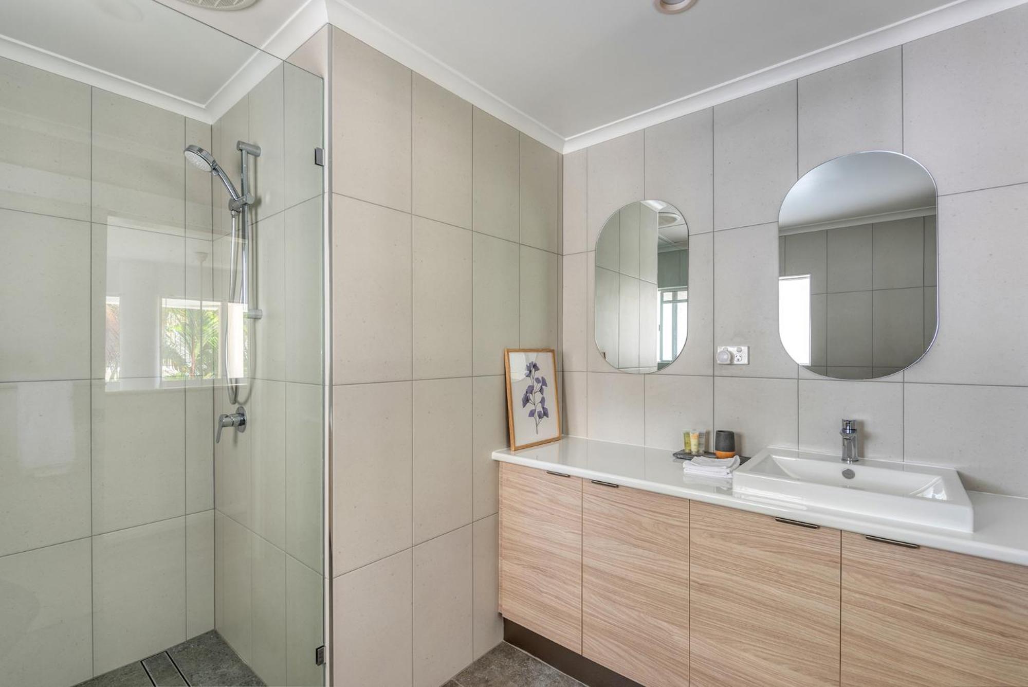 Deluxe 1 Bedroom Townhouse with Courtyard photo 2