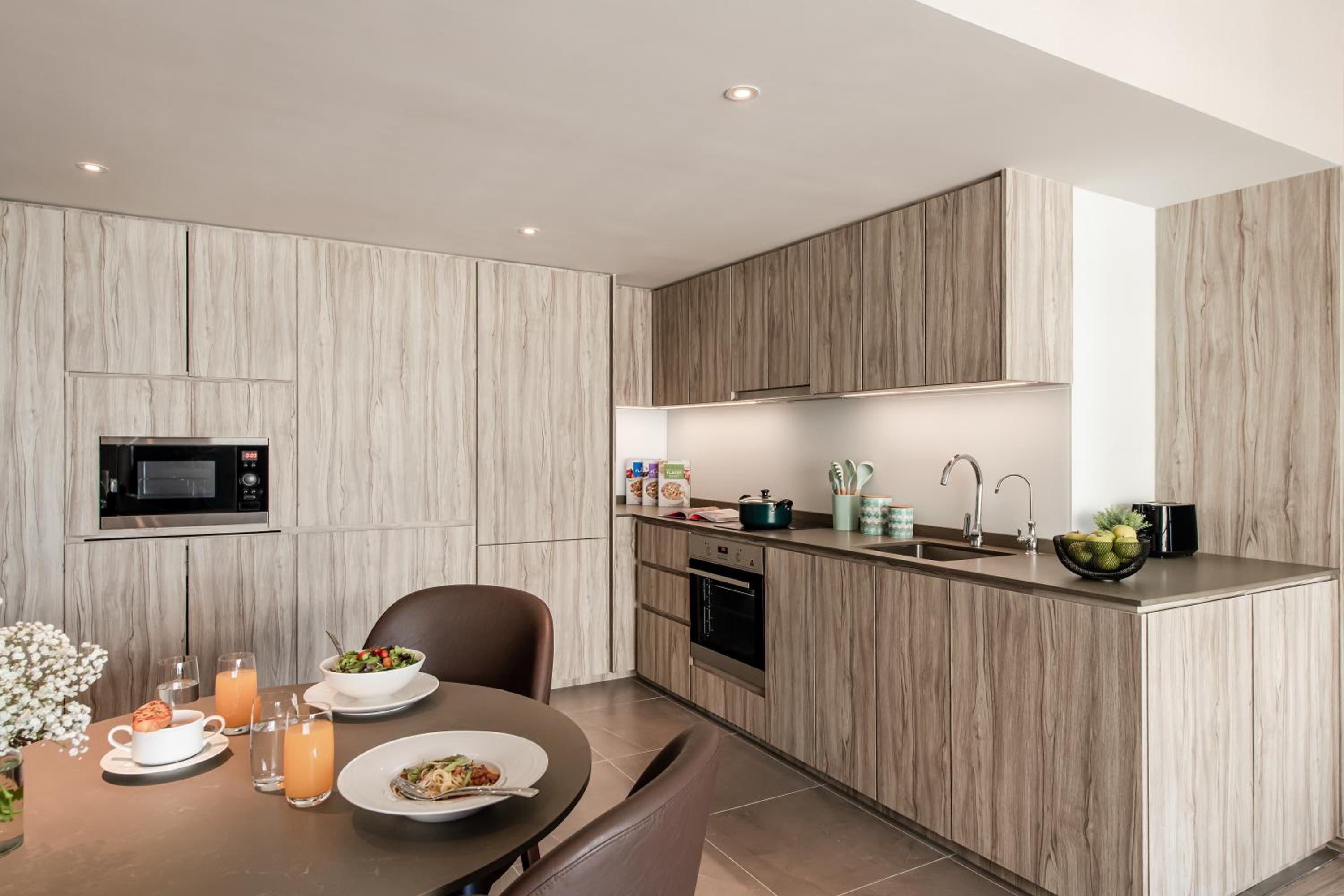 1 Bedroom Premier Sea View - Photo 2