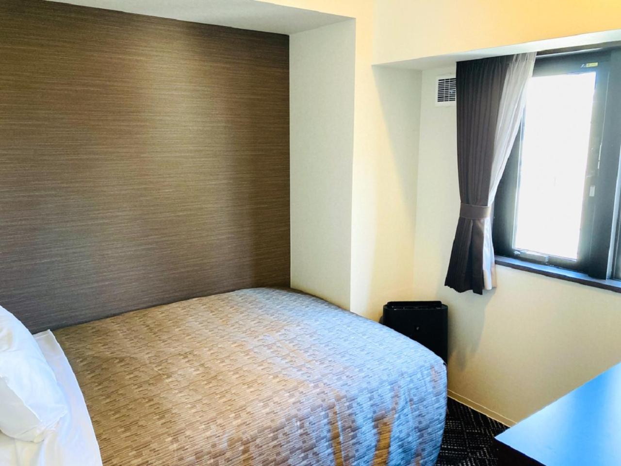 Double Room with Small Double Bed - Smoking - Photo 2