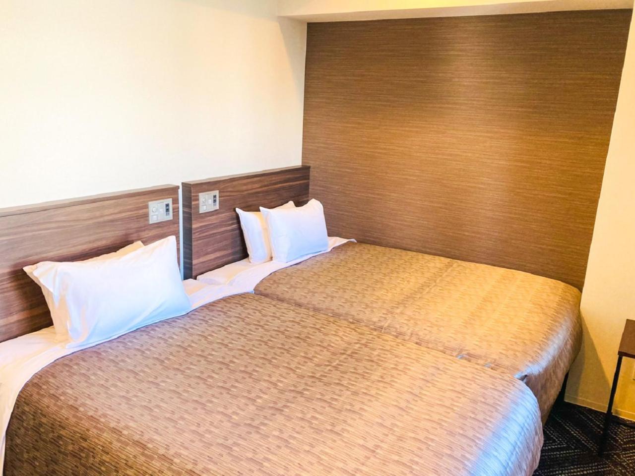 Twin Room - Non-Smoking - Photo 1
