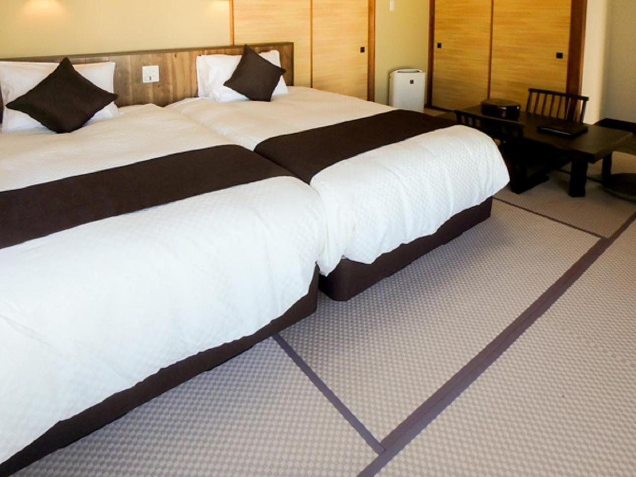 Japanese Modern Junior Suite with Open Air Bath - Smoking photo 3