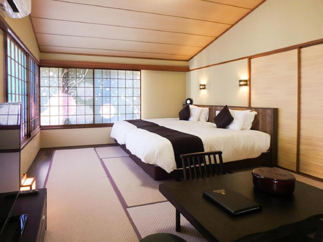 Japanese Modern Junior Suite with Open Air Bath - Smoking photo 1