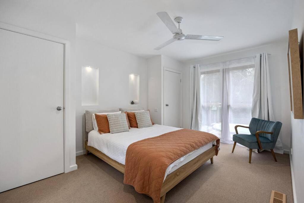 Three-Bedroom House photo 1