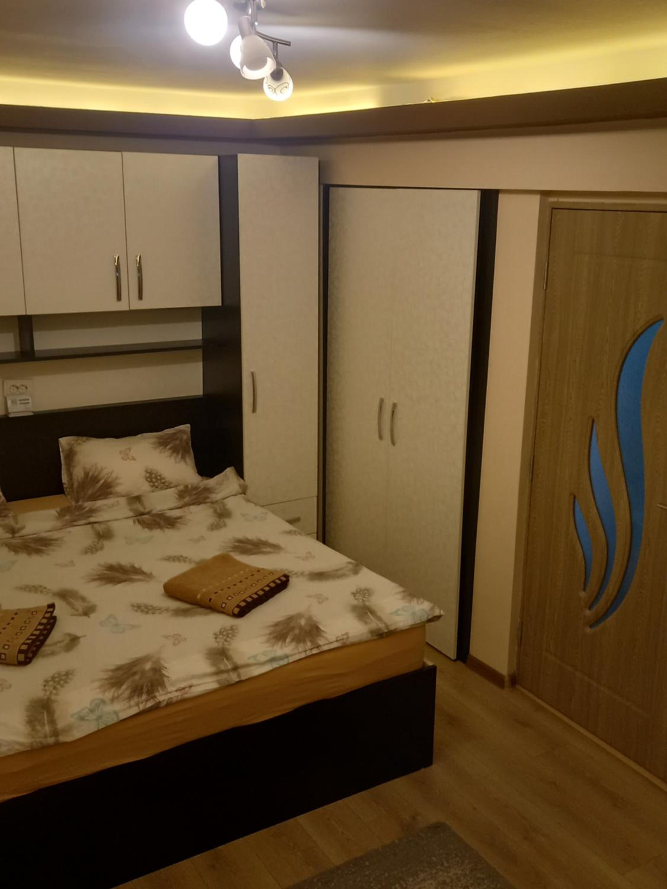 One-Bedroom Apartment - Photo 5