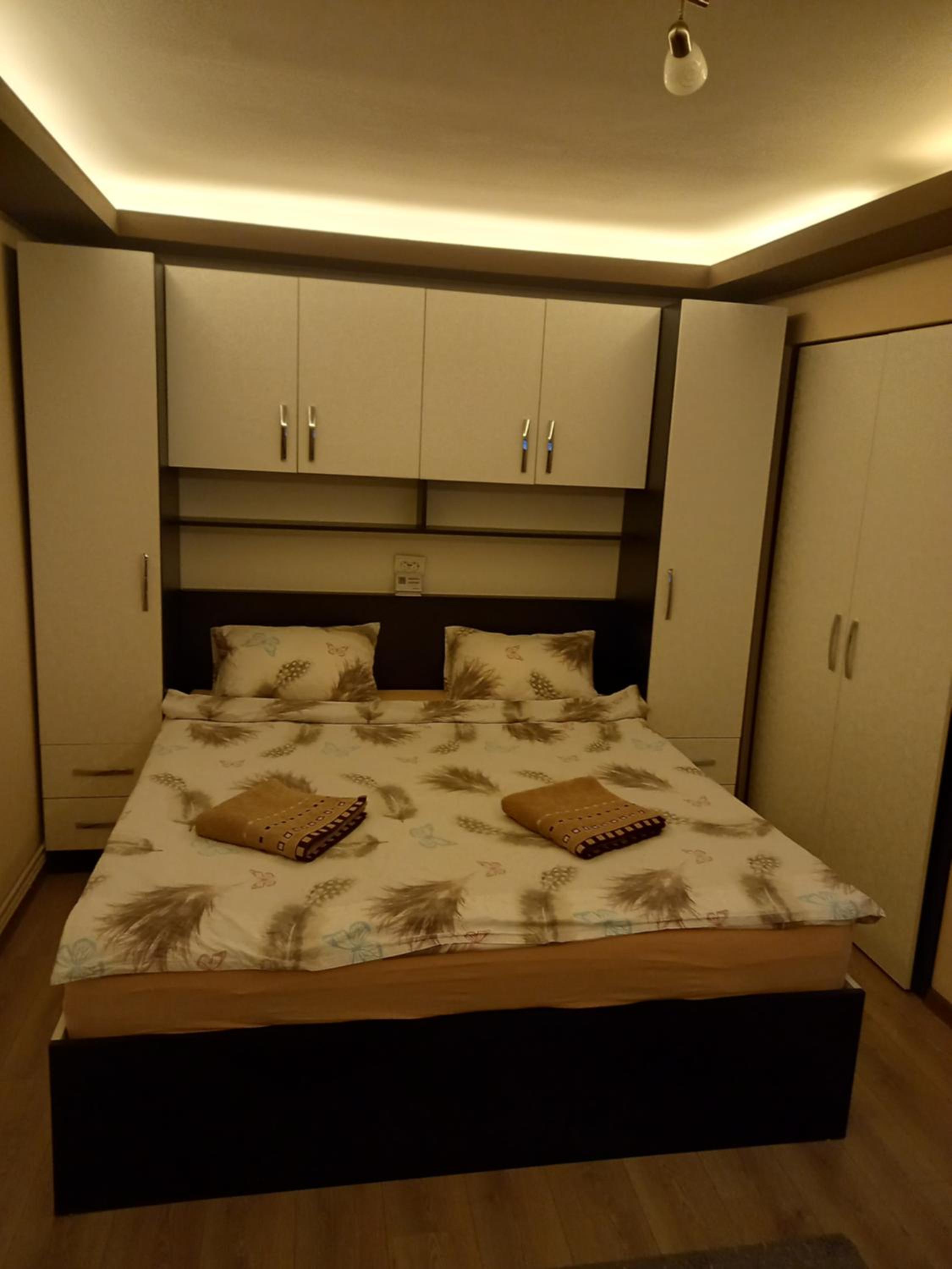 One-Bedroom Apartment - Photo 6