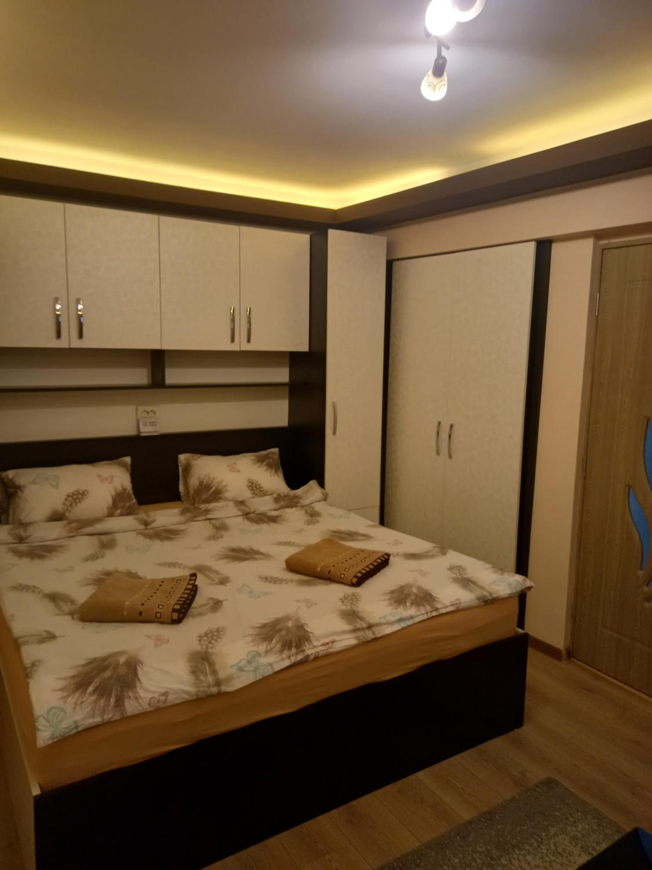 One-Bedroom Apartment - Photo 7