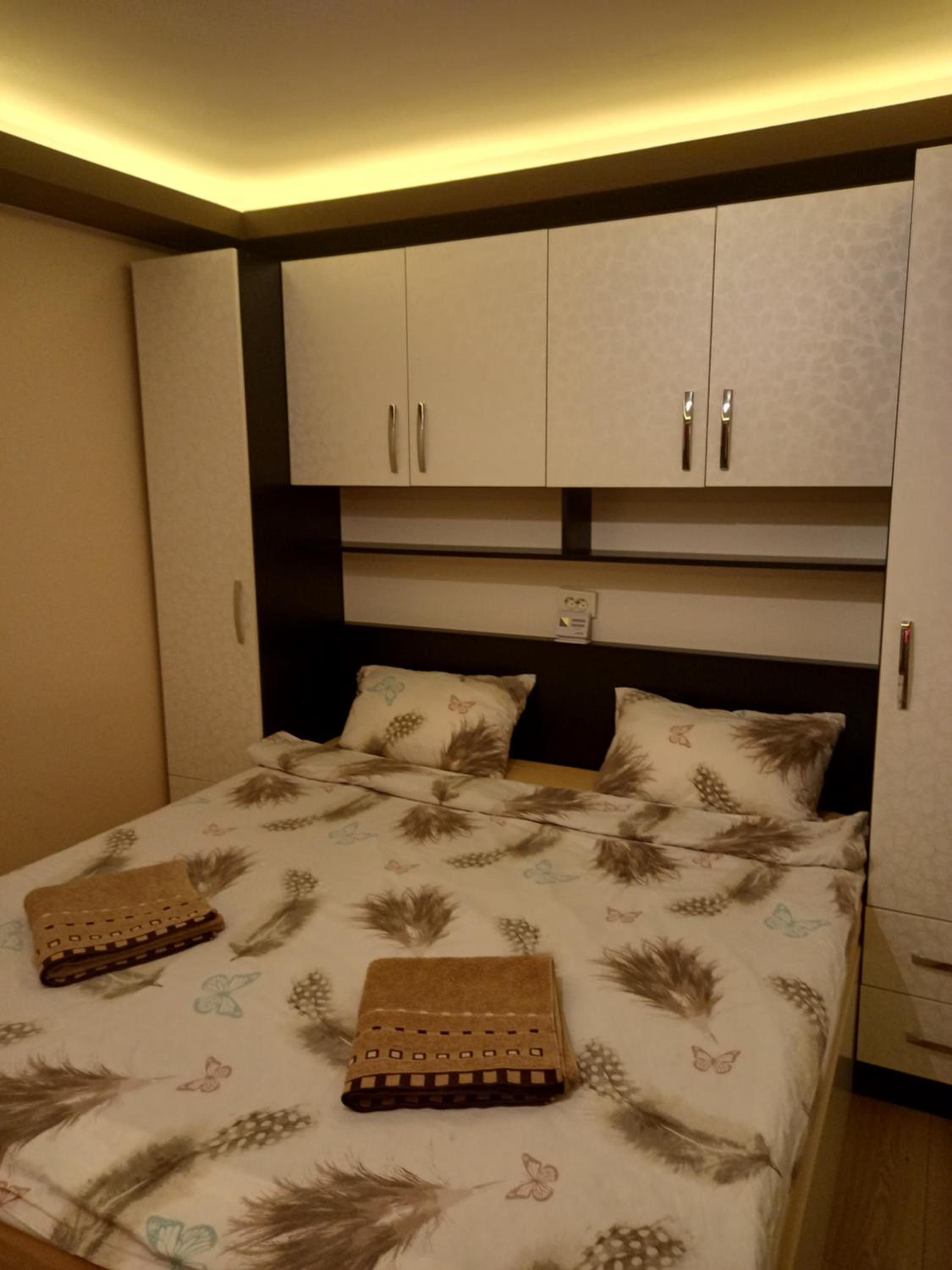 One-Bedroom Apartment - Photo 8