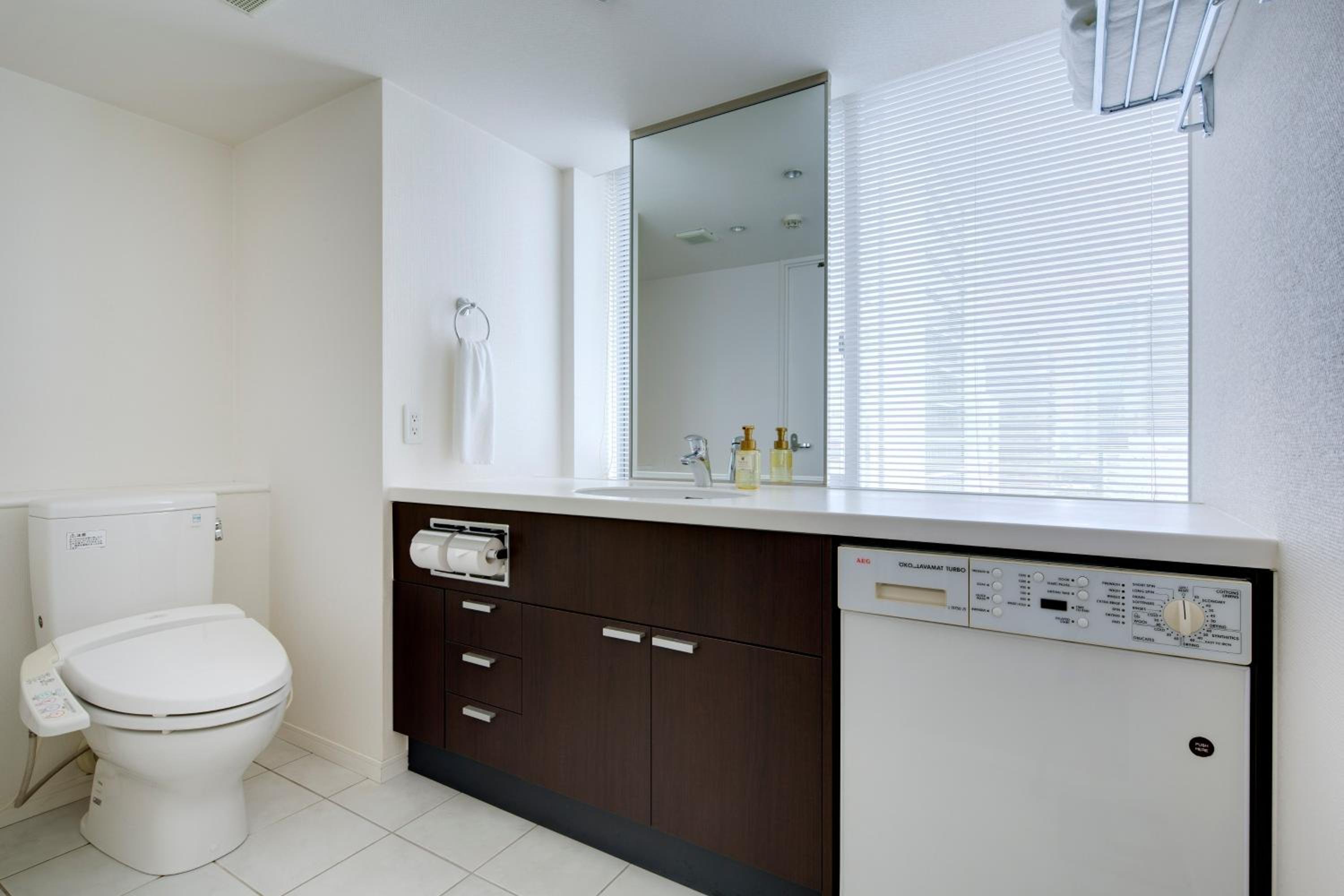 One-Bedroom Executive Apartment photo 3
