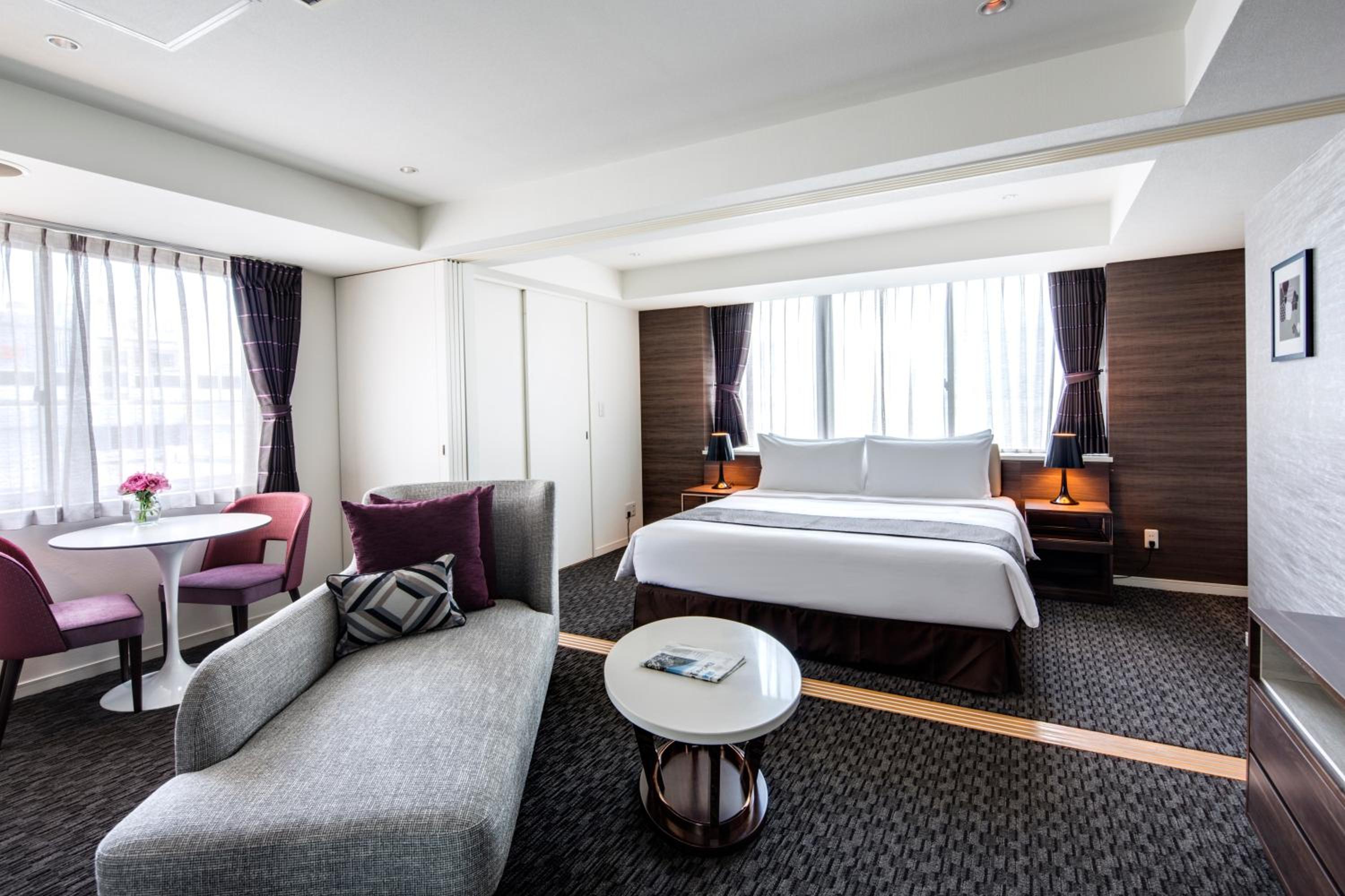 One-Bedroom Deluxe Apartment
