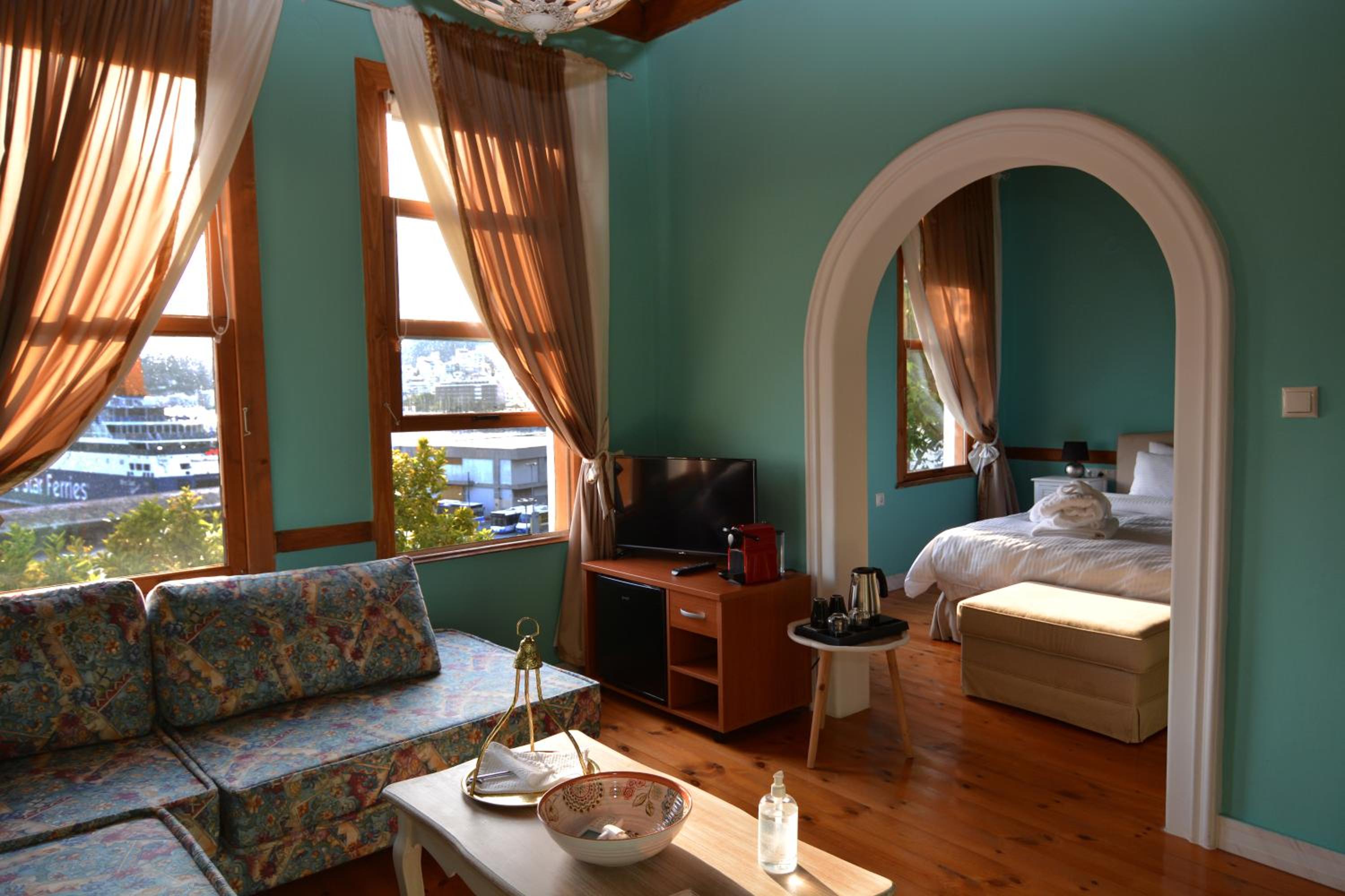 Apartment with Sea View - Photo 2