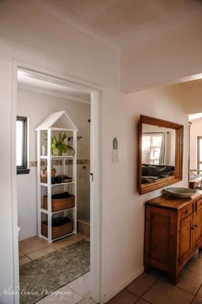 Four-Bedroom House - Photo 7