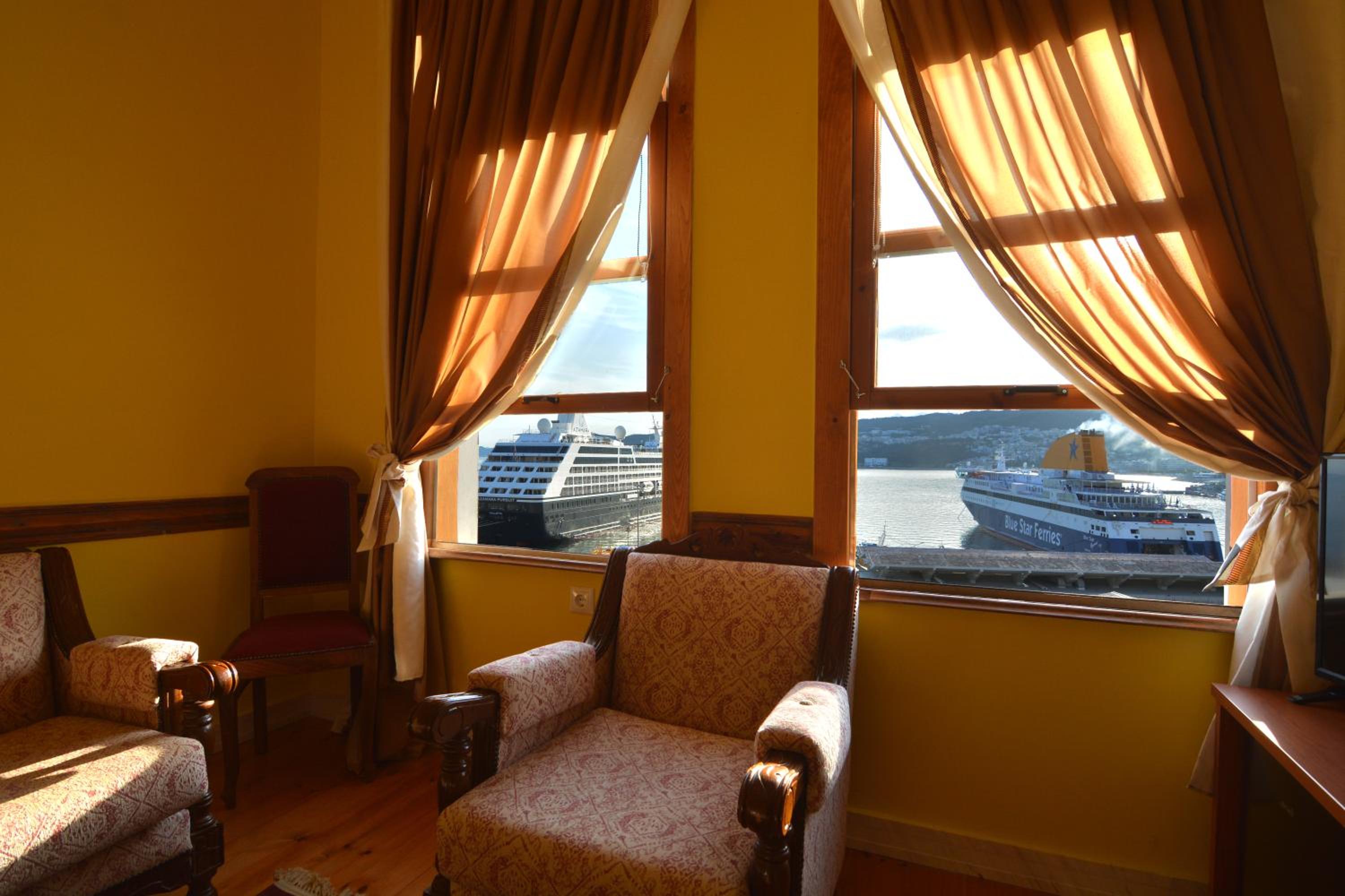 Apartment with Sea View - Photo 4
