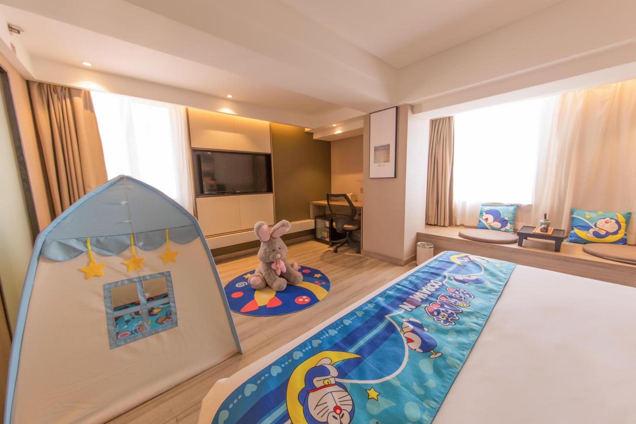Deluxe Family Room
