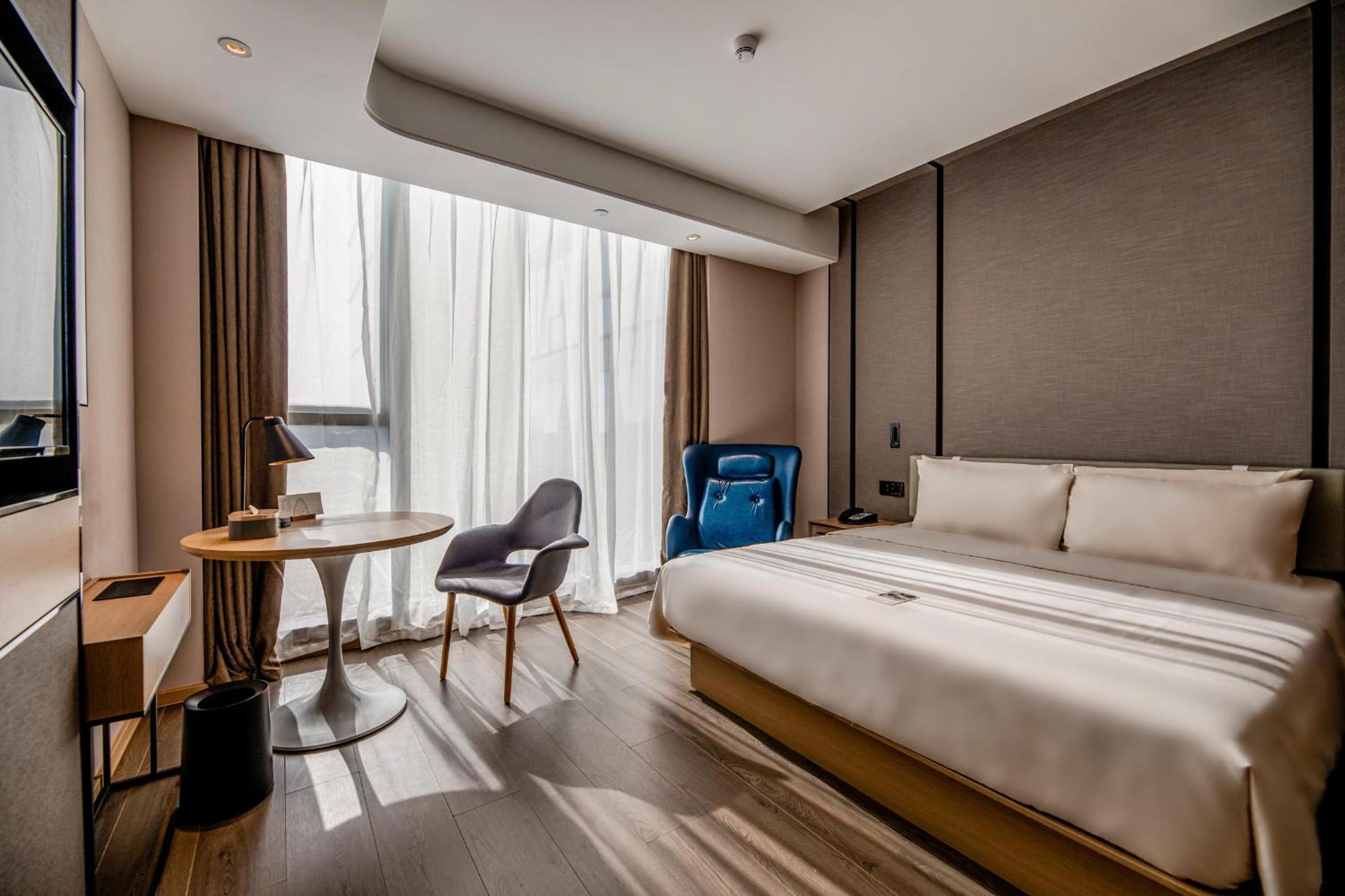 Elegant Double Room photo 3